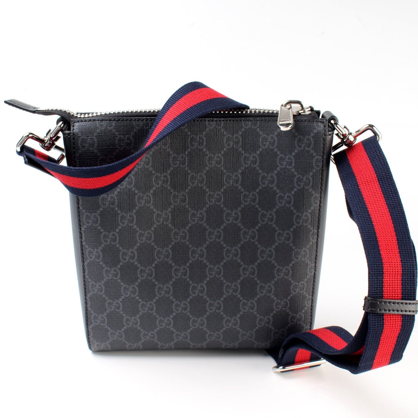 Gucci 523599 GG Supreme Messenger Bag