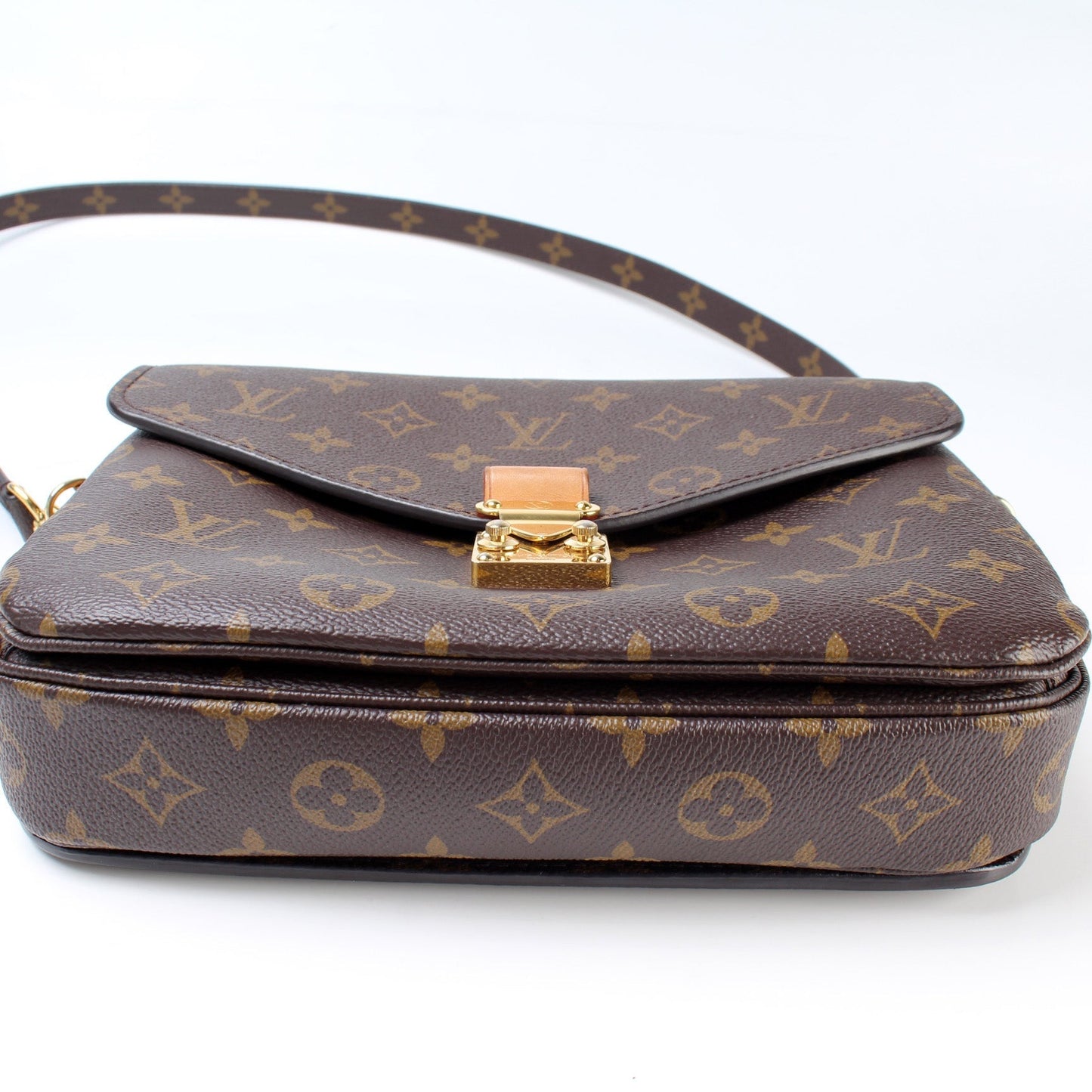 Louis Vuitton Pochette Metis Monogram