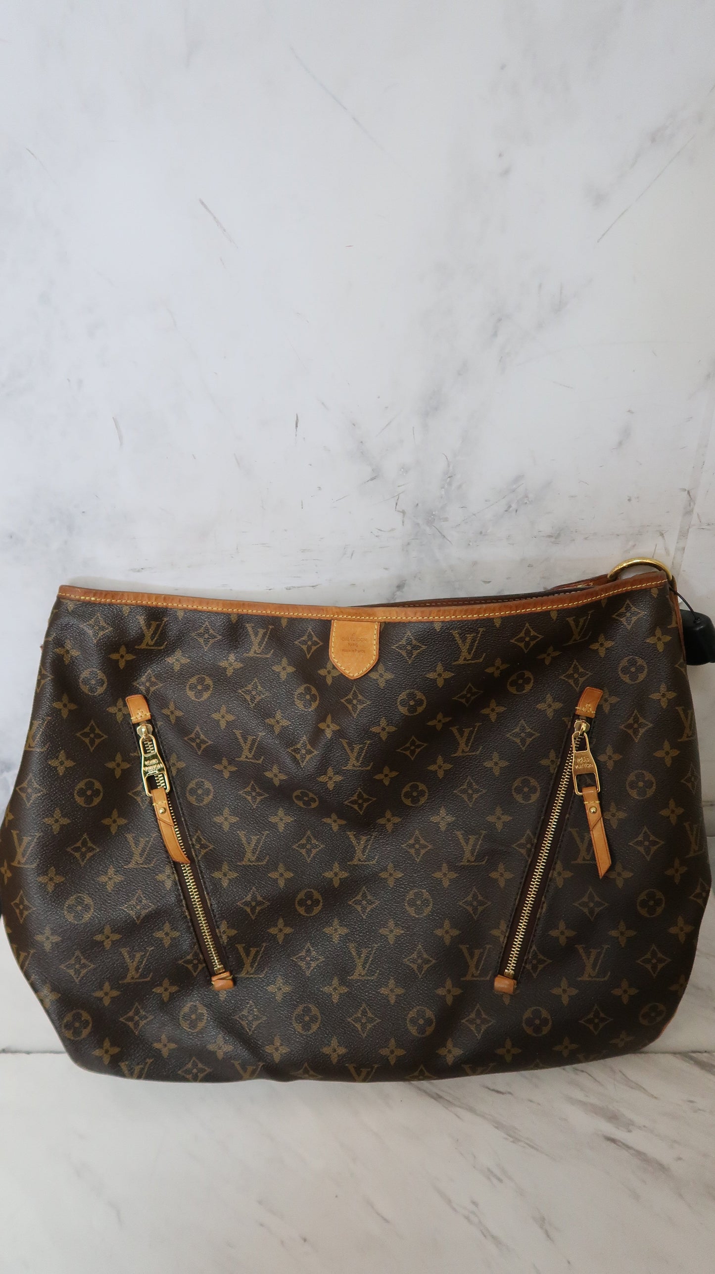 Handbag Luxury Designer By Louis Vuitton Size: Large