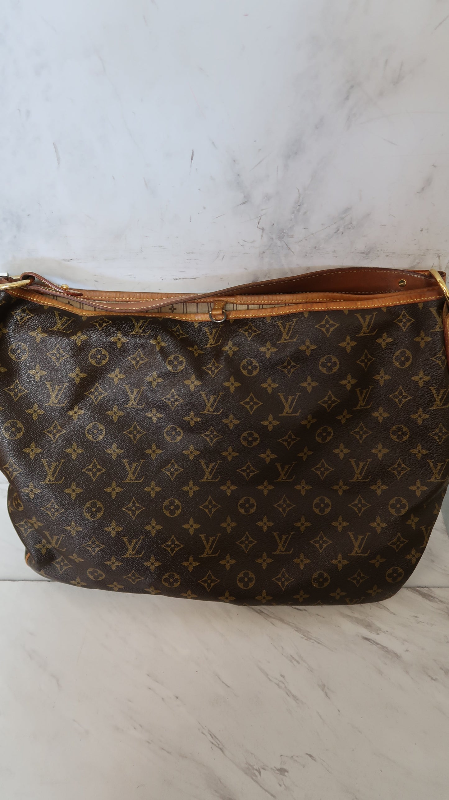 Handbag Luxury Designer By Louis Vuitton Size: Large