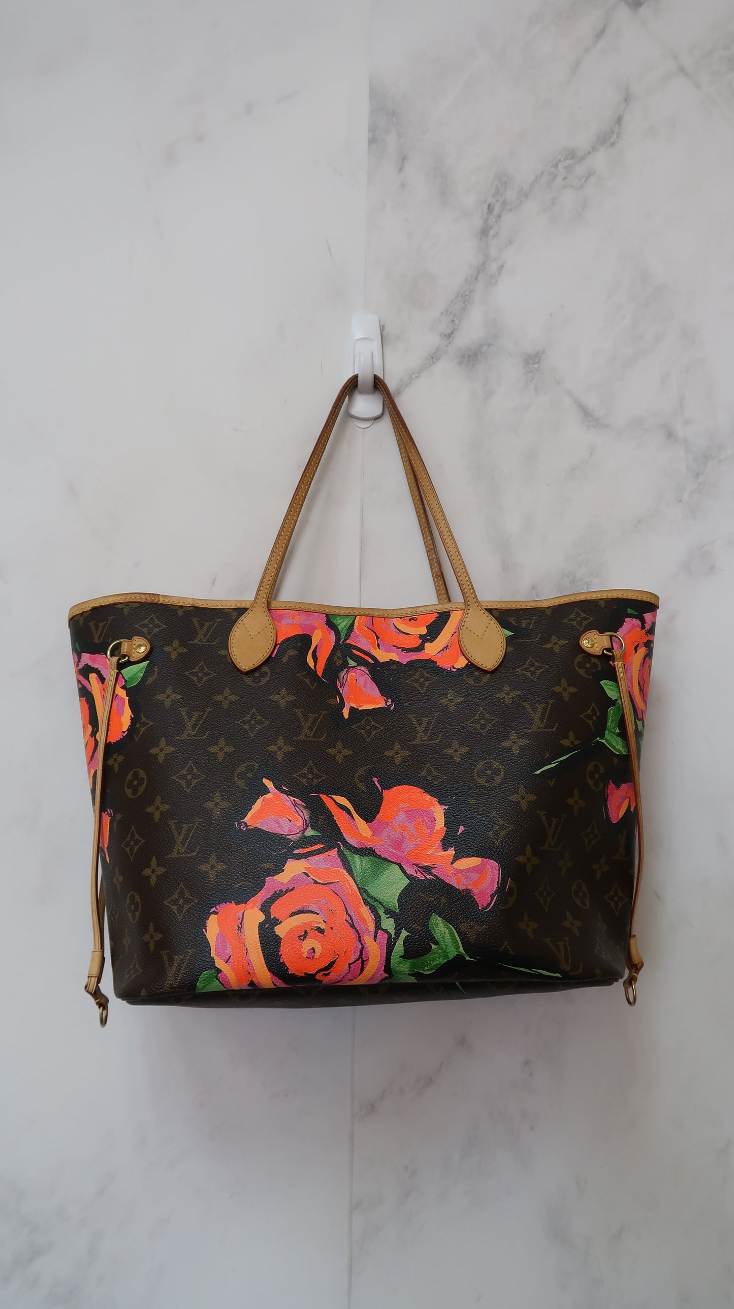 Handbag Luxury Designer By Louis Vuitton Size: Large