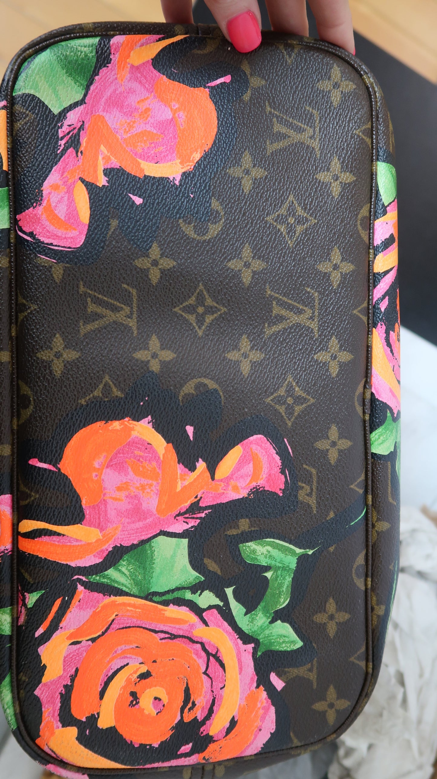 Handbag Luxury Designer By Louis Vuitton Size: Large