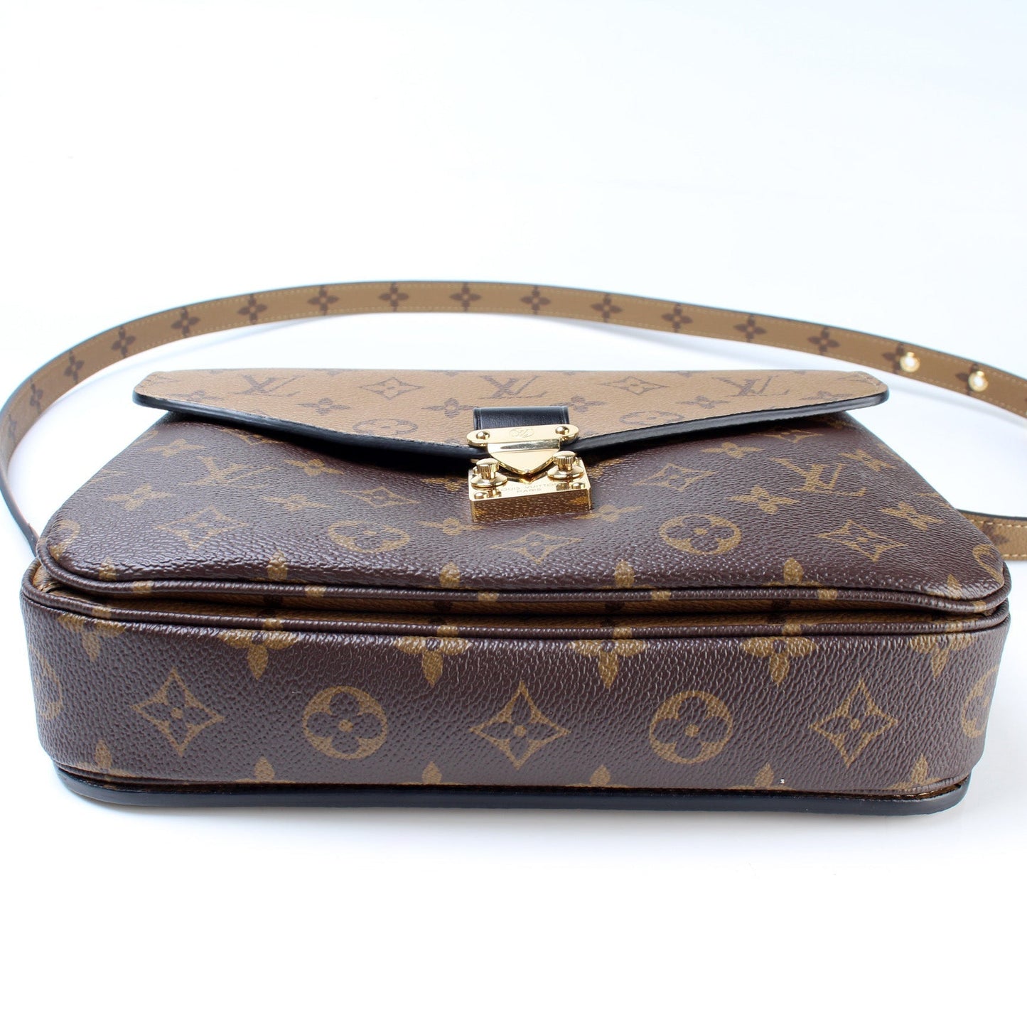 Louis Vuitton Pochette Metis Reverse Monogram