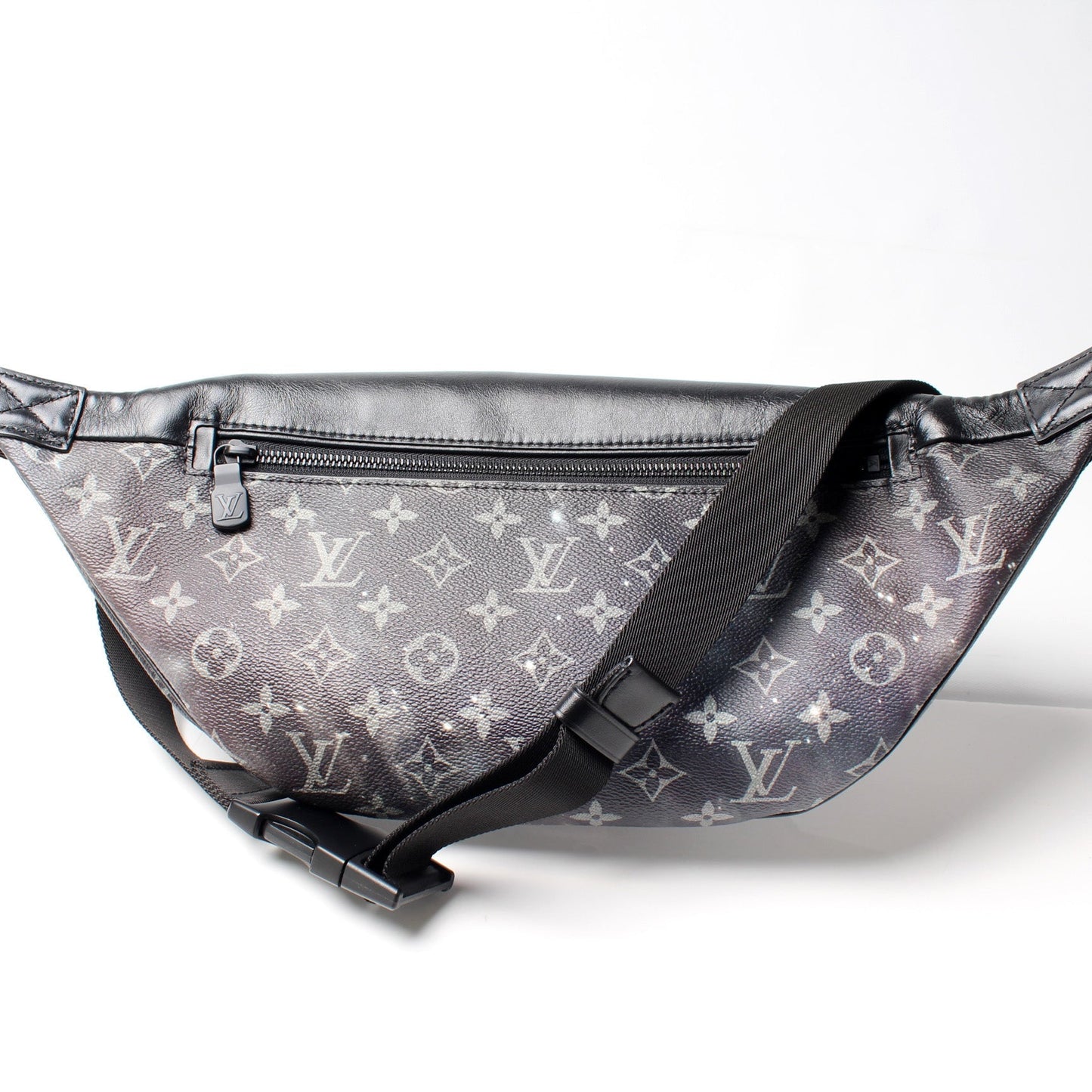 Louis Vuitton Discovery Bumbag Monogram Galaxy