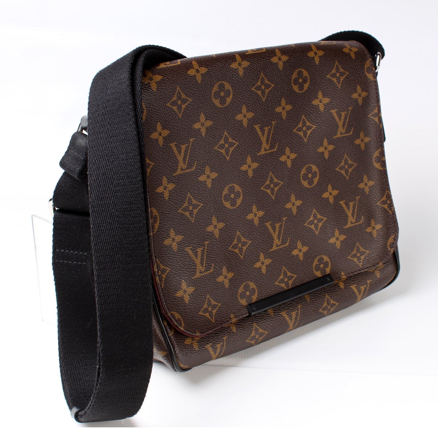 Louis Vuitton District PM Monogram