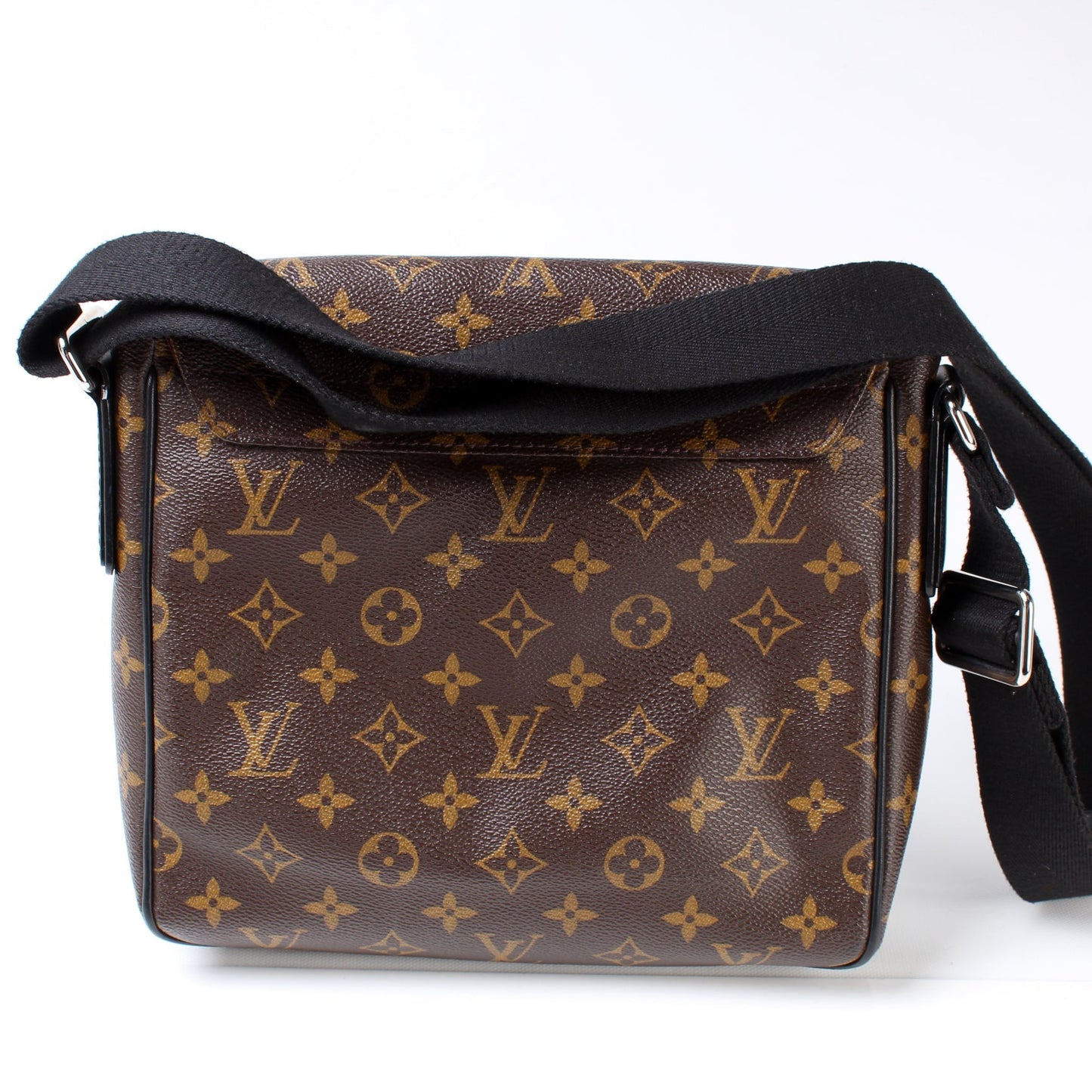 Louis Vuitton District PM Monogram