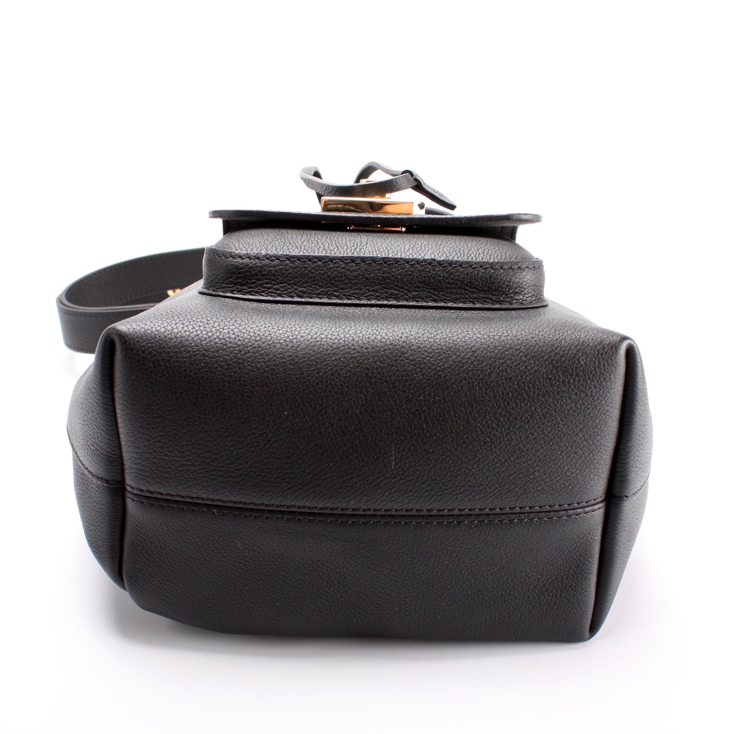 Louis Vuitton Lockme Bucket