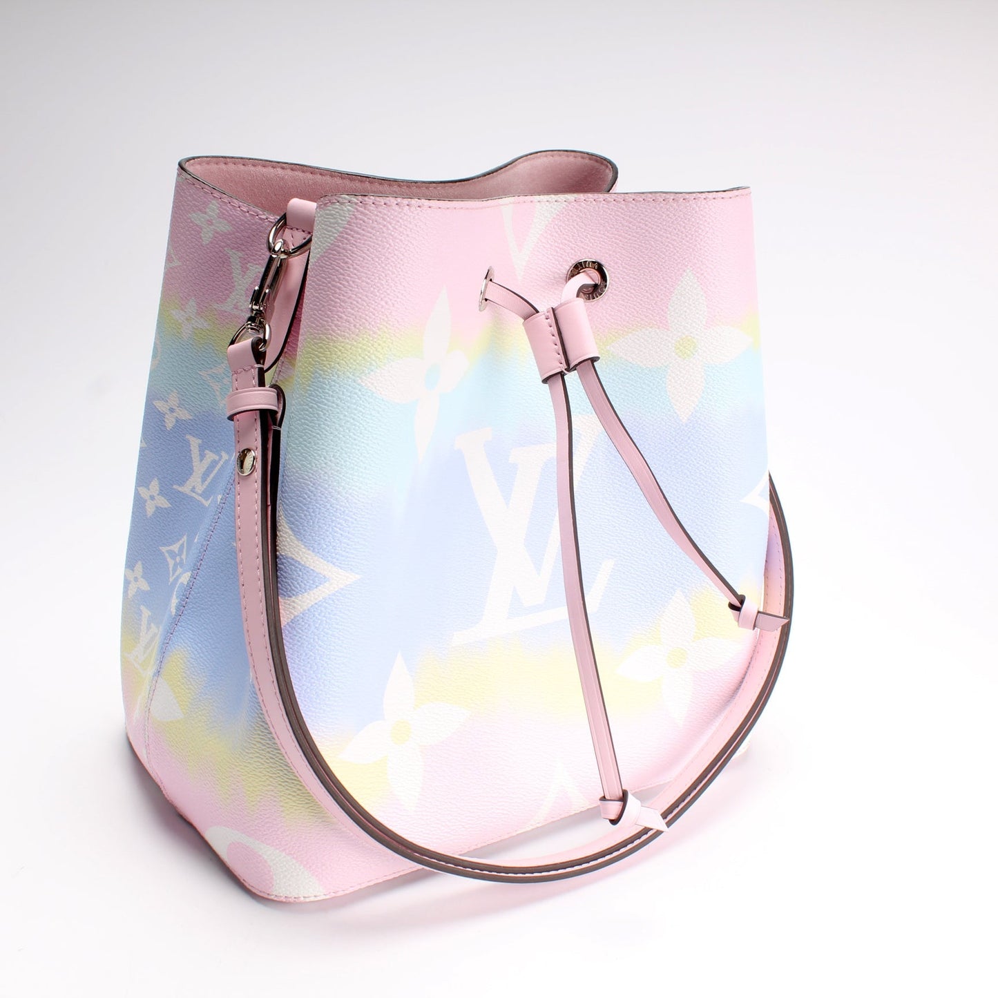 Louis Vuitton Neonoe Escale
