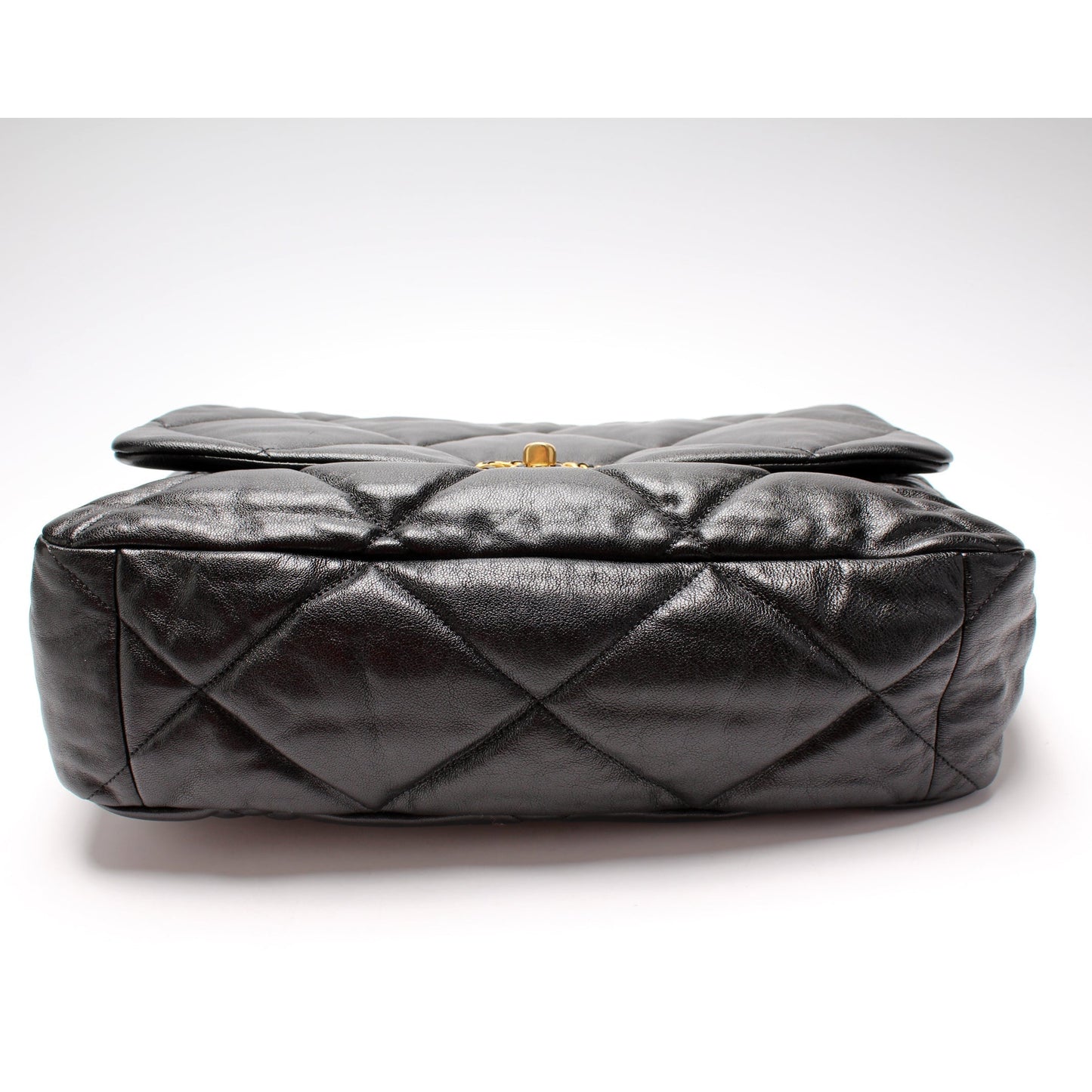 Chanel Quilted Goatskin 19 Maxi Flap 29M Bag
