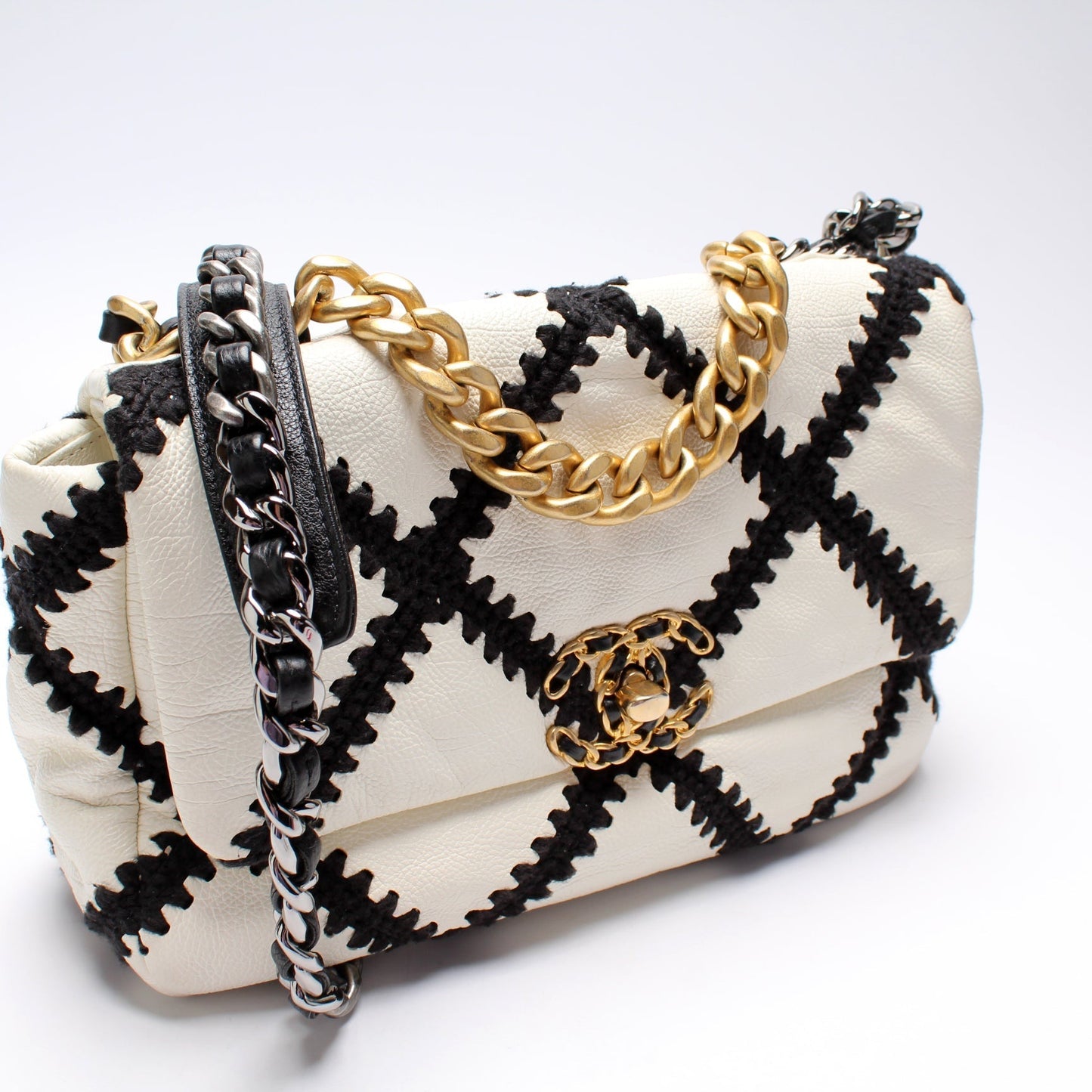 Chanel Quilted Goatskin 19 Medium Flap 30M Bag