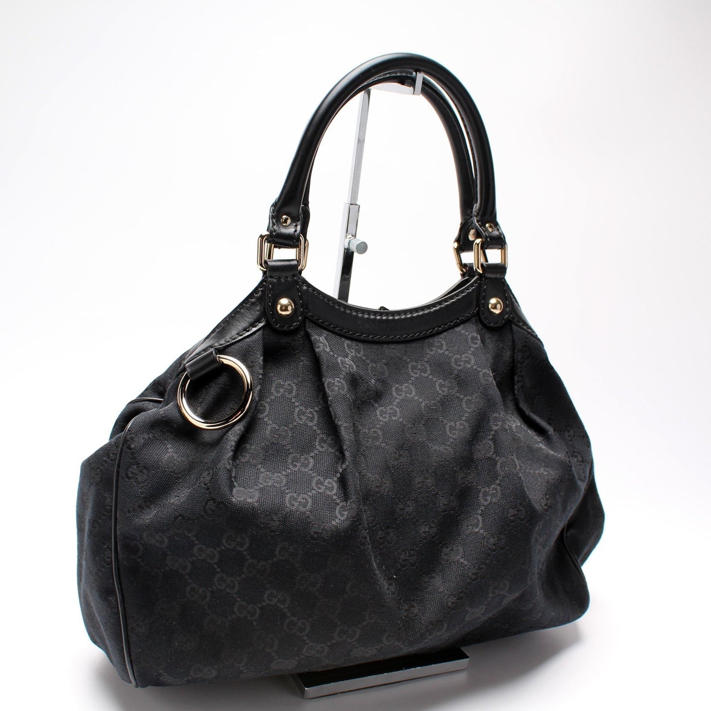 Gucci 211944 Sukey GG Canvas Medium Bag