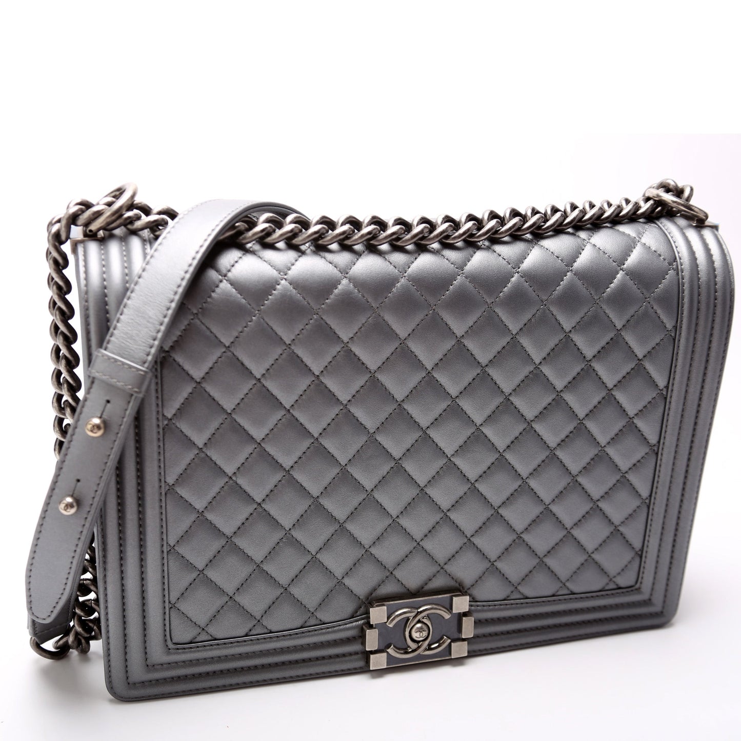 Chanel Boy Flap Large Lambskin 16-20M Bag