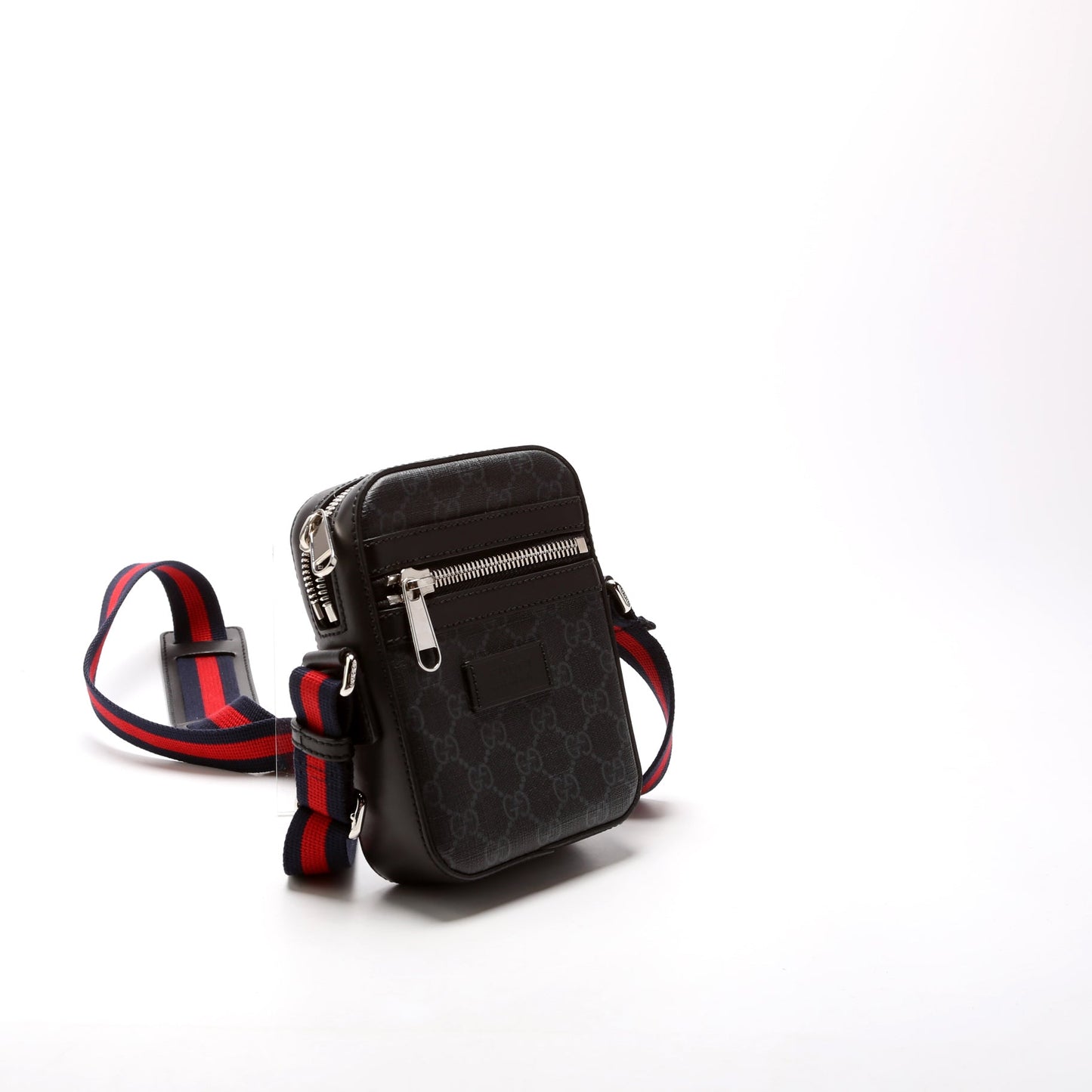 Gucci 598103 GG Supreme Messenger Bag