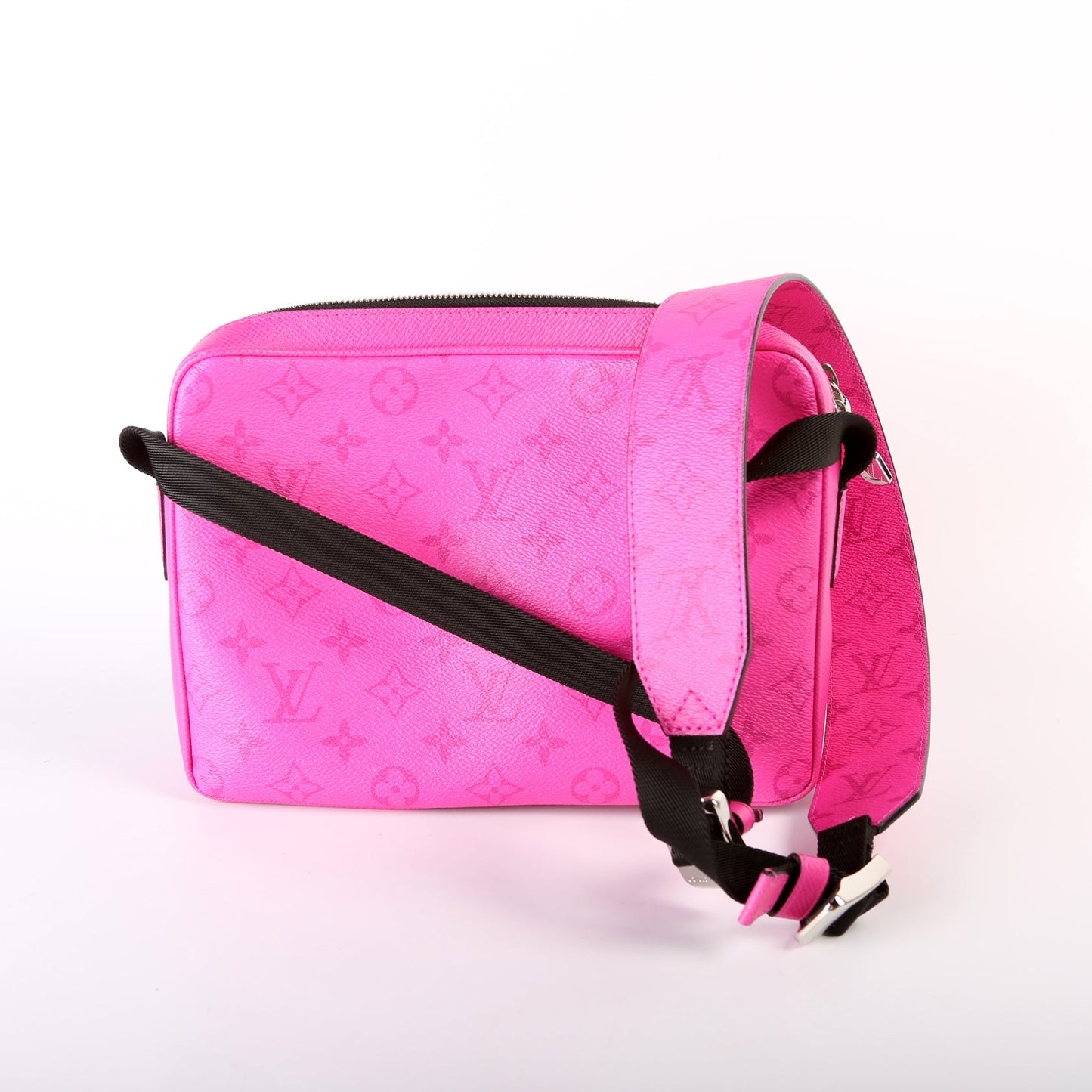 Louis Vuitton Outdoor Messenger Tiagarama
