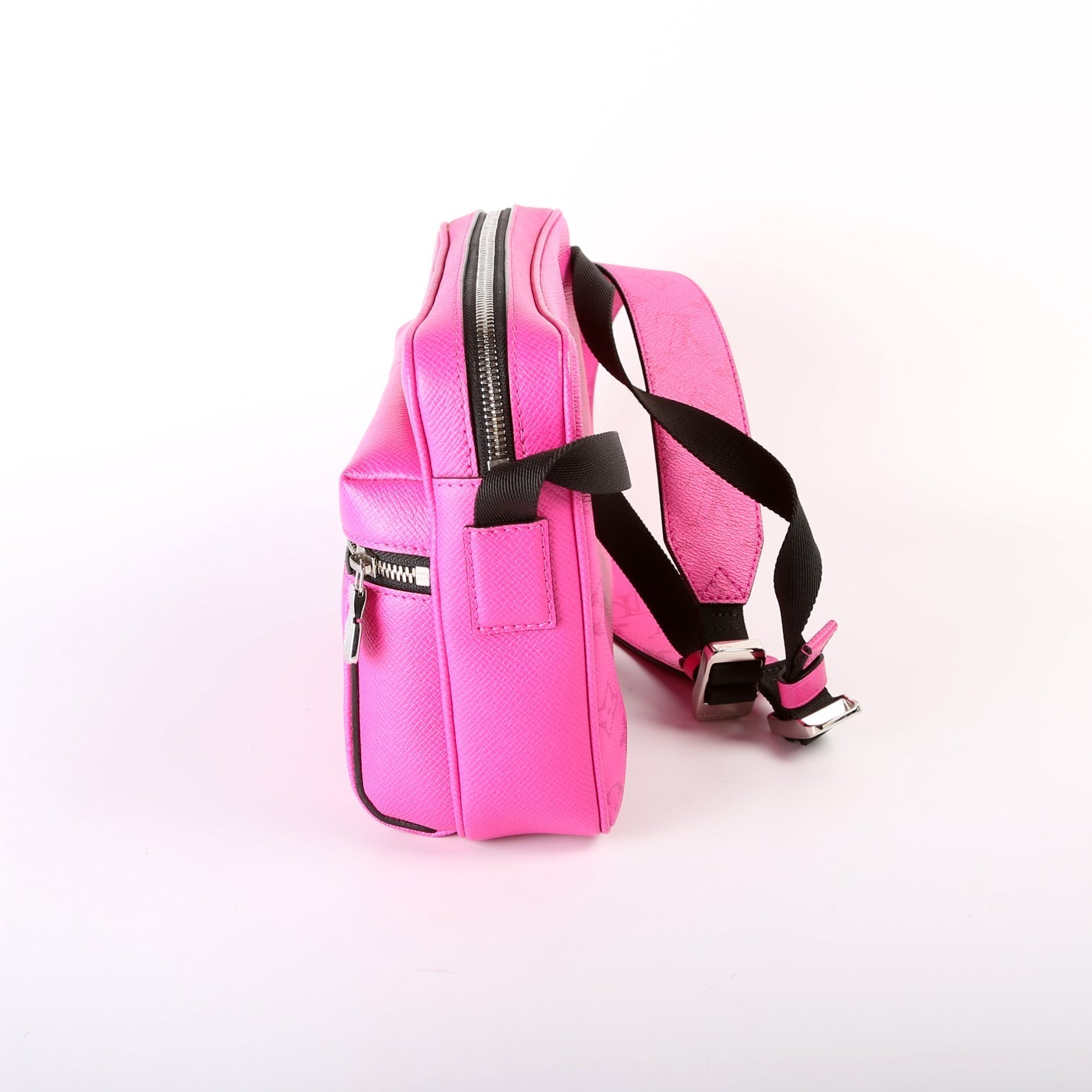 Louis Vuitton Outdoor Messenger Tiagarama