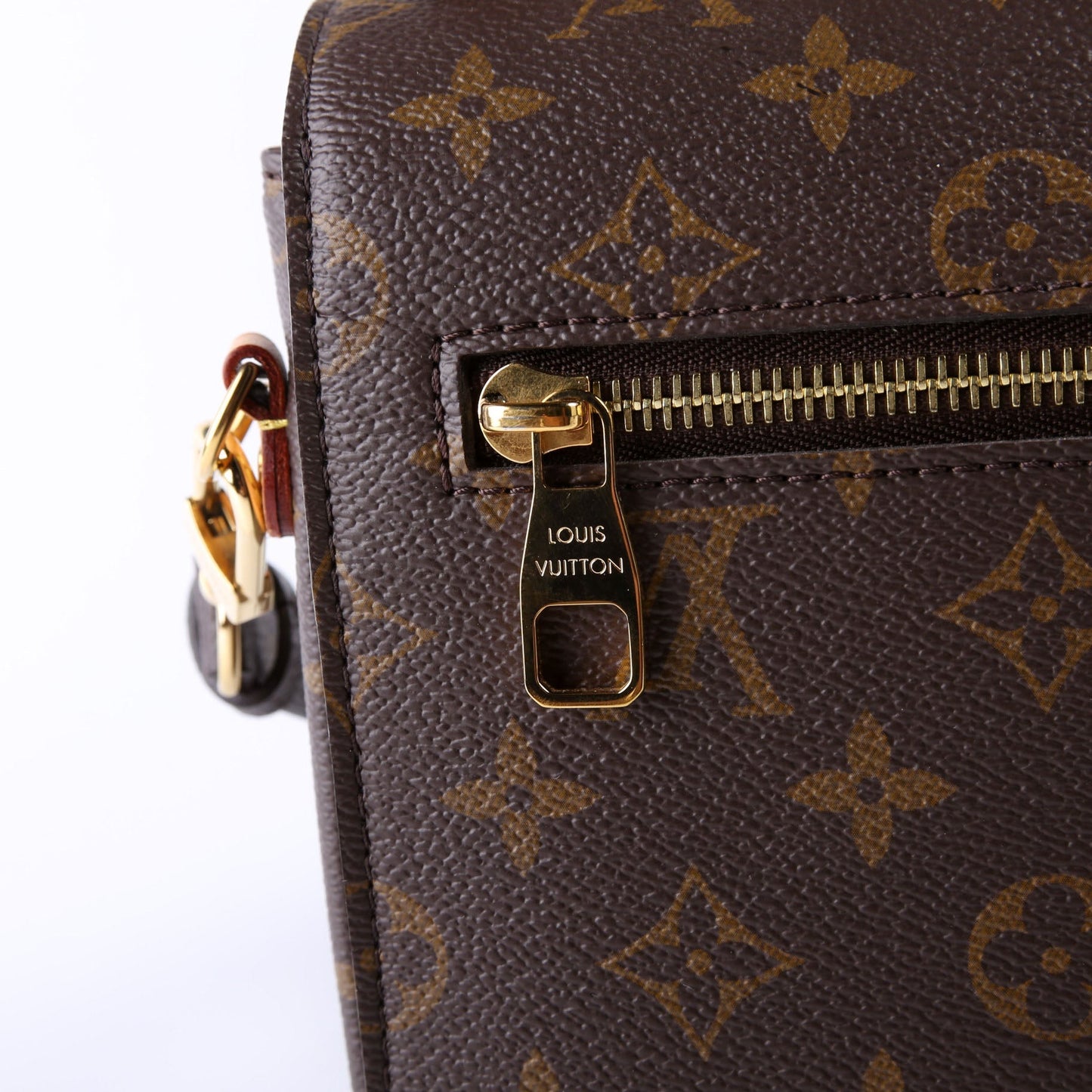 Louis Vuitton Pochette Metis Monogram