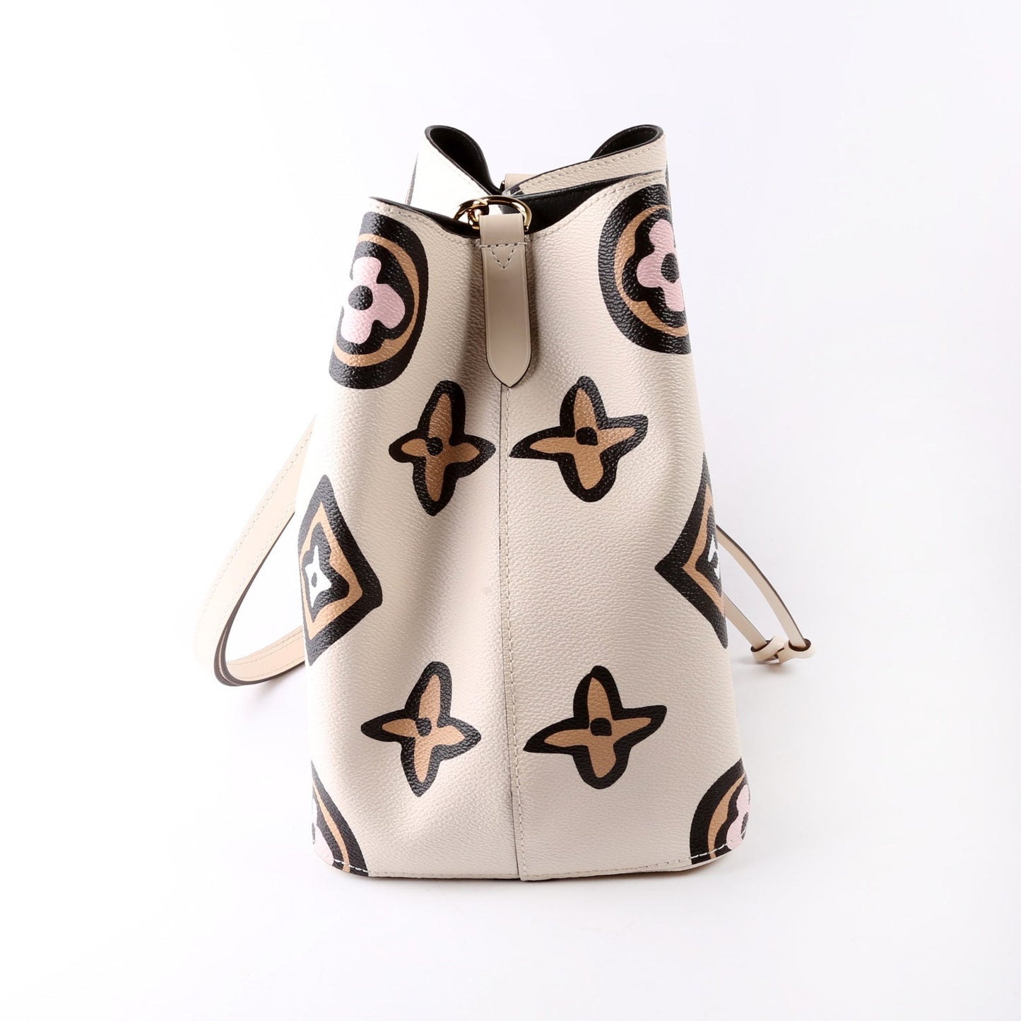 Louis Vuitton Neonoe Wilde at Heart Giant Monogram