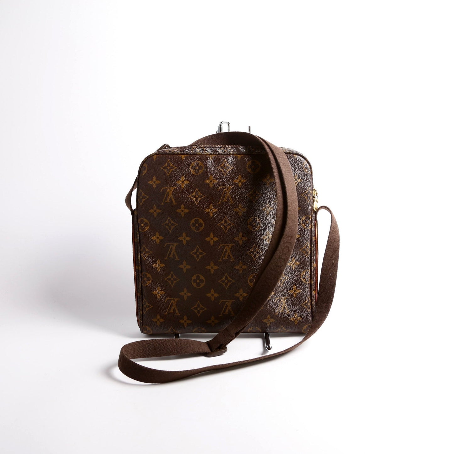 Louis Vuitton Trotteur Beaubourg Monogram
