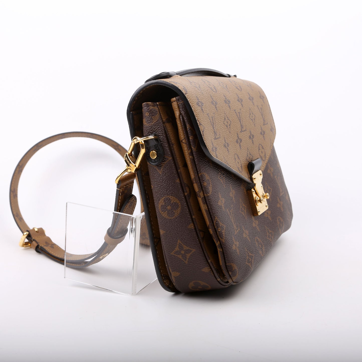 Louis Vuitton Pochette Metis Reverse Monogram