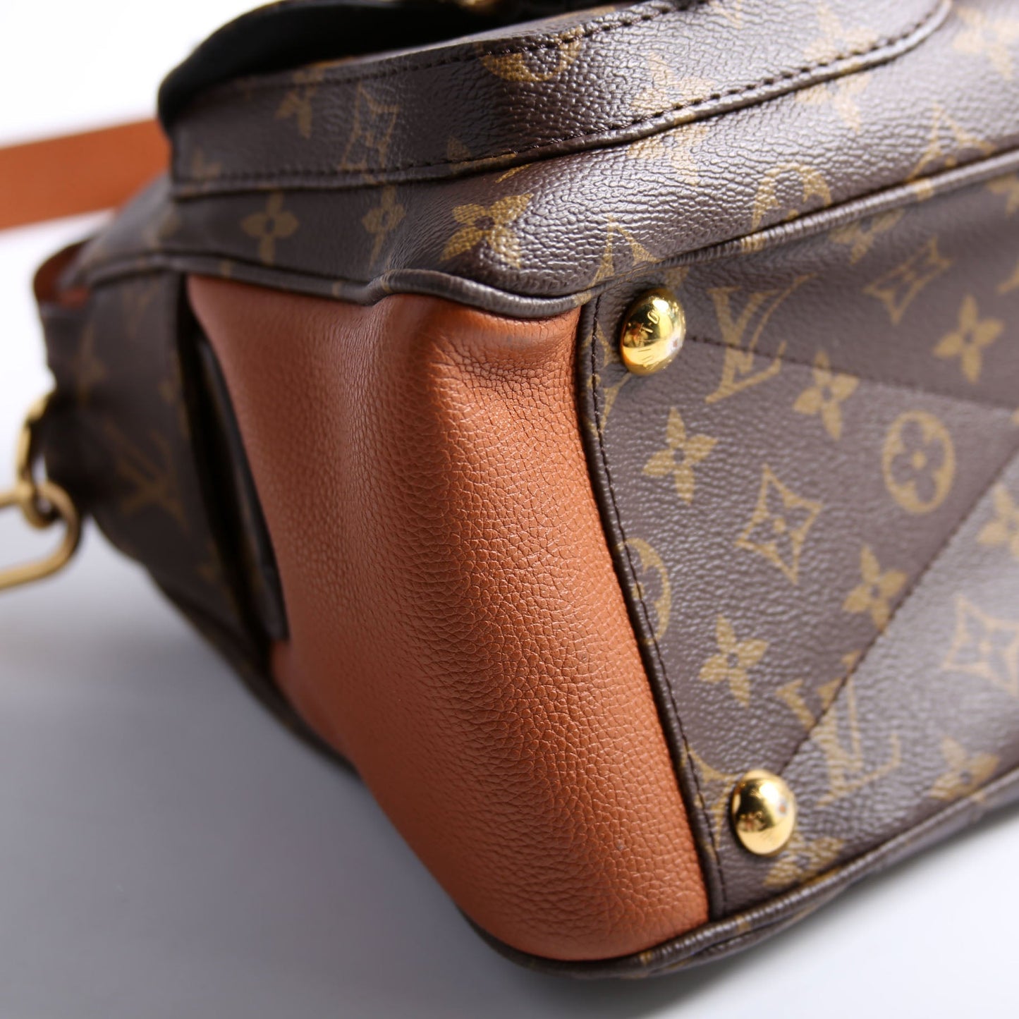 Louis Vuitton Manhattan NM Monogram