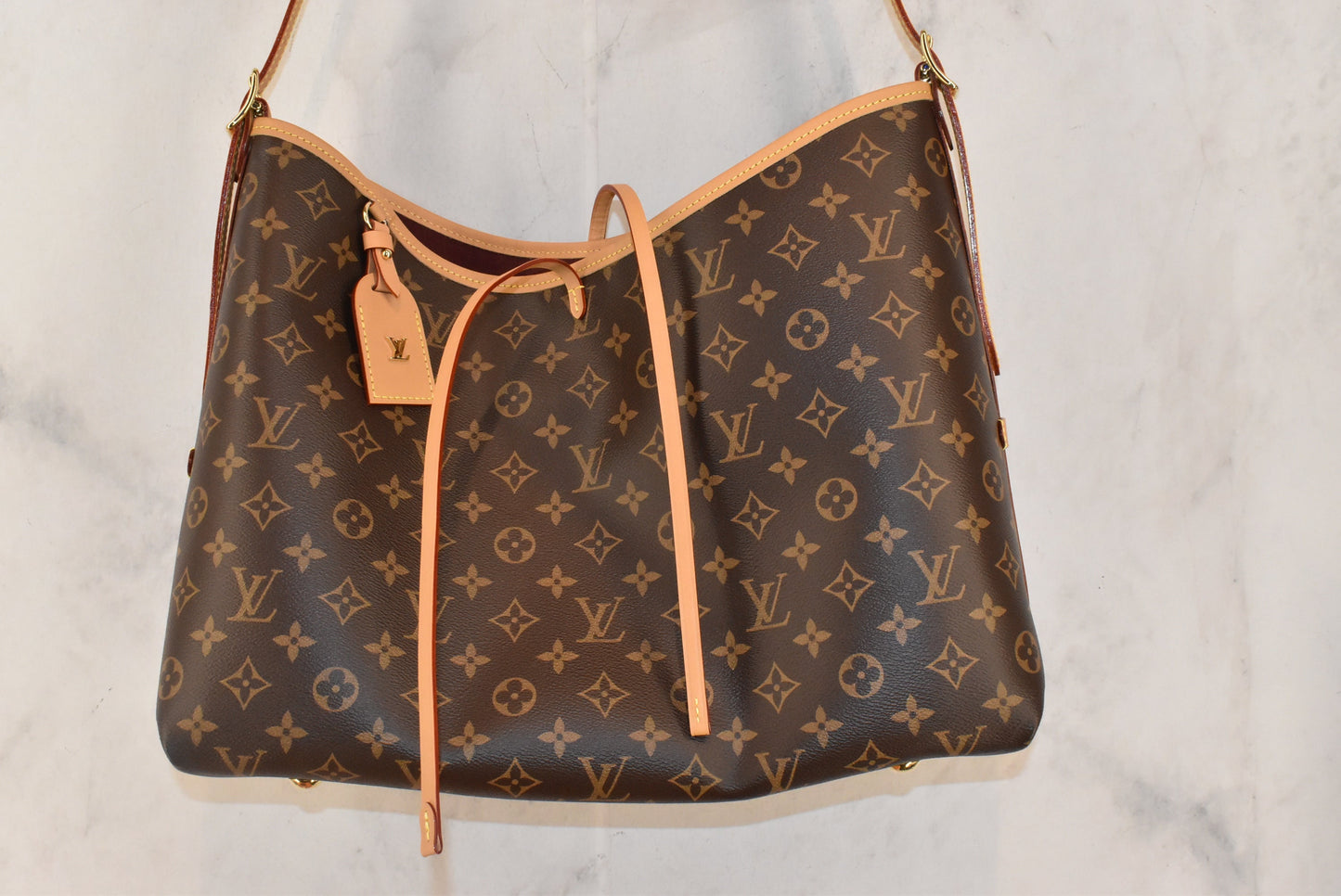 Handbag Luxury Designer By Louis Vuitton Size: Large