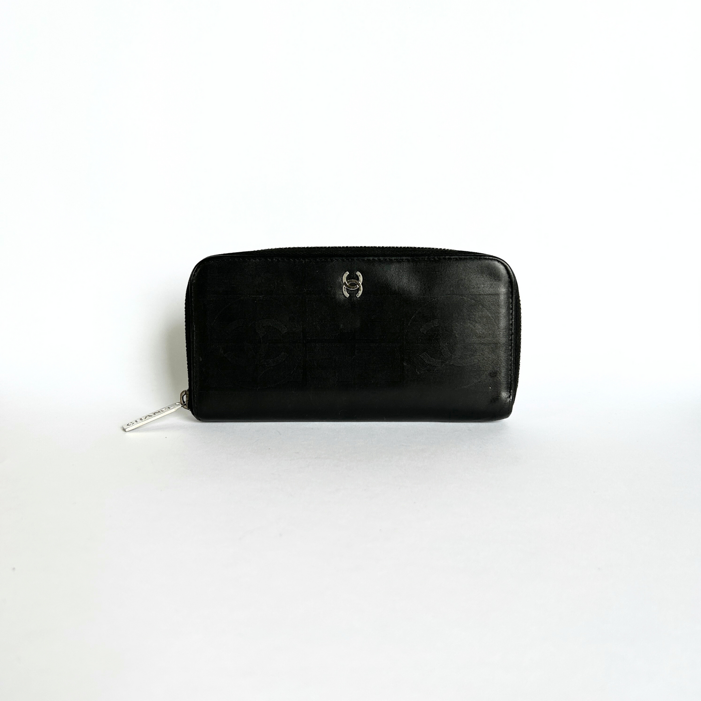 Chanel CC Zipper Wallet in Black Lambskin Leather