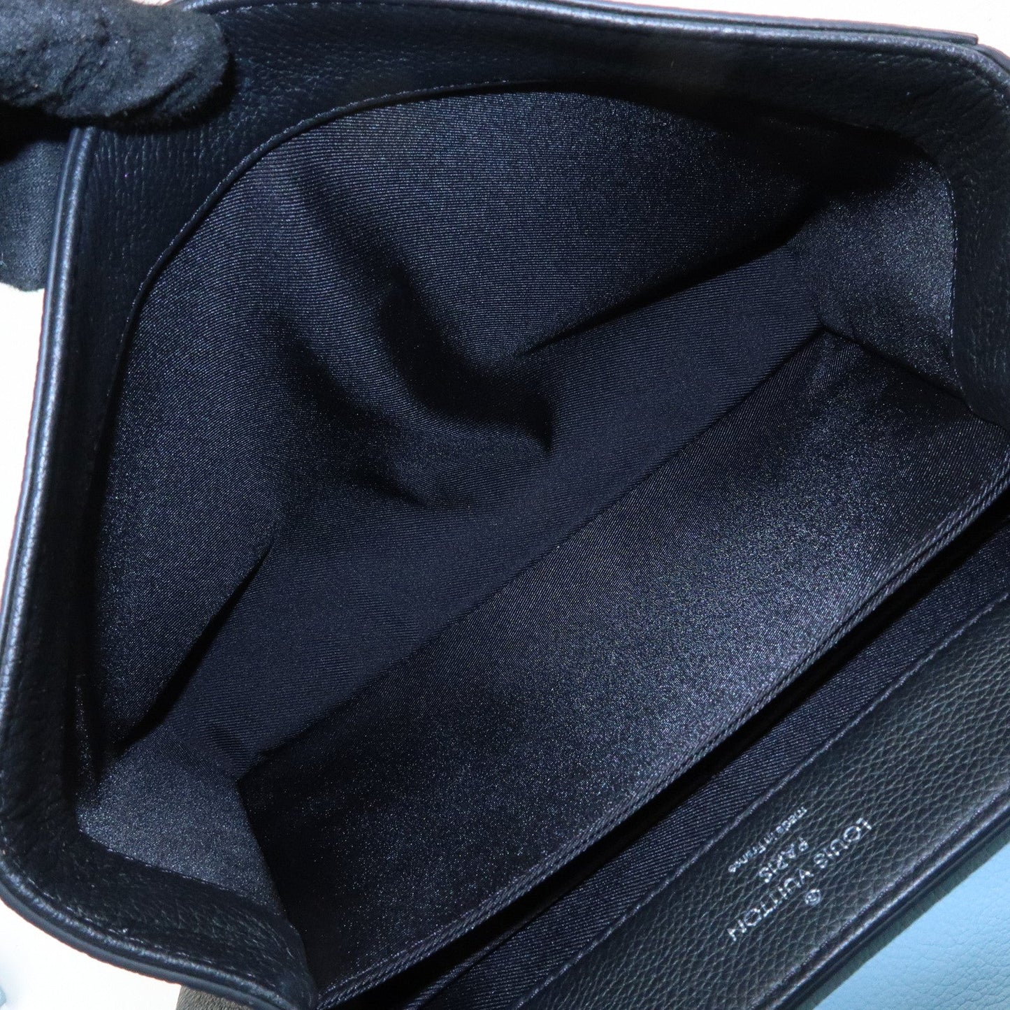 Louis Vuitton Lock Me Leather Cartable Hand Bag Blue Black M50250