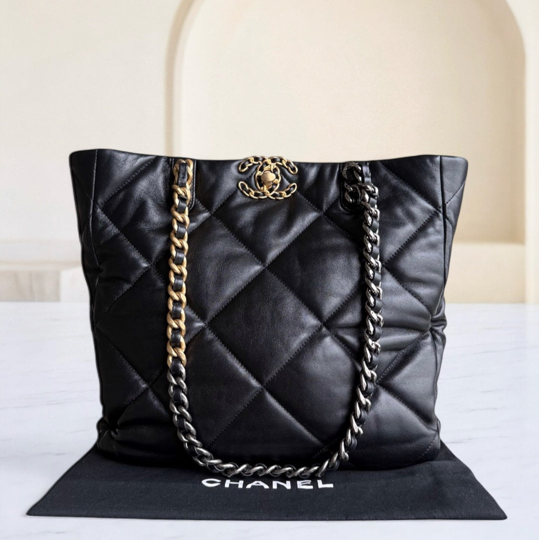 Chanel Handbag - EworeBags
