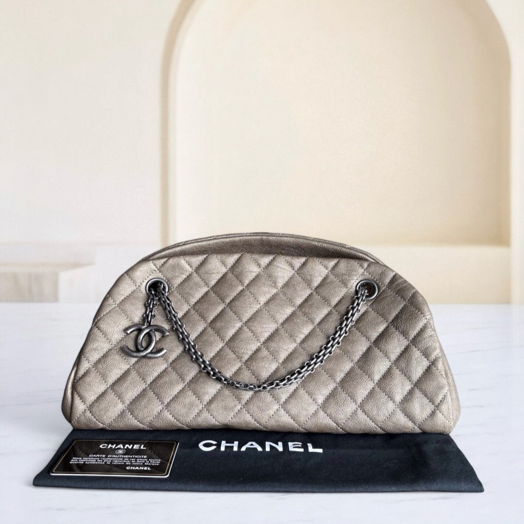 Chanel Handbag - EworeBags