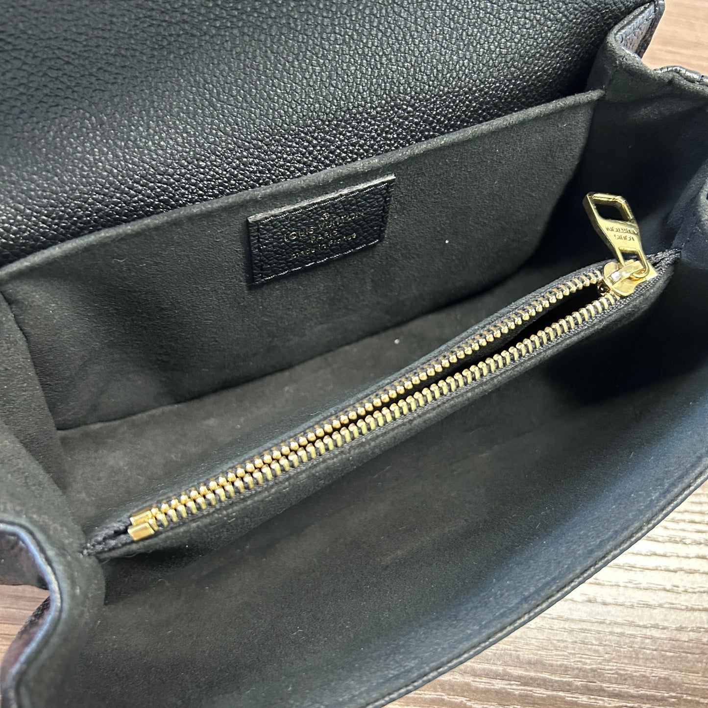 Louis Vuitton Pochette Métis East West Monogram Empreinte Leather LB121133