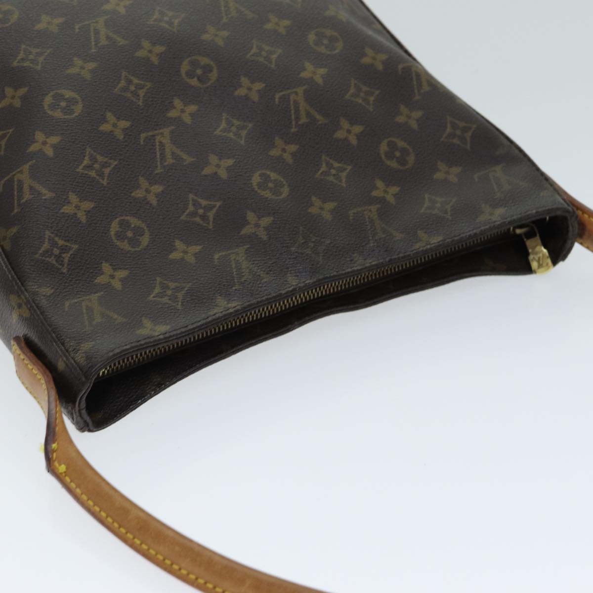 LOUIS VUITTON Looping GM Shoulder Bag
