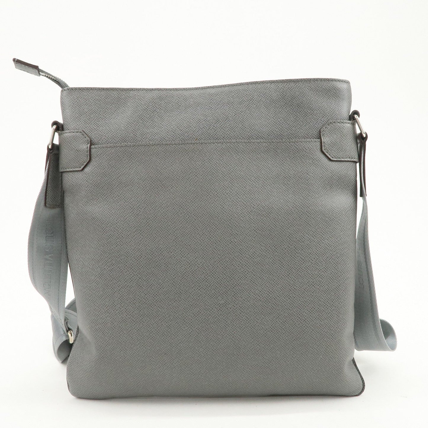 Louis Vuitton Taiga Sasha Shoulder Bag Crossbody Bag Glacier M32630