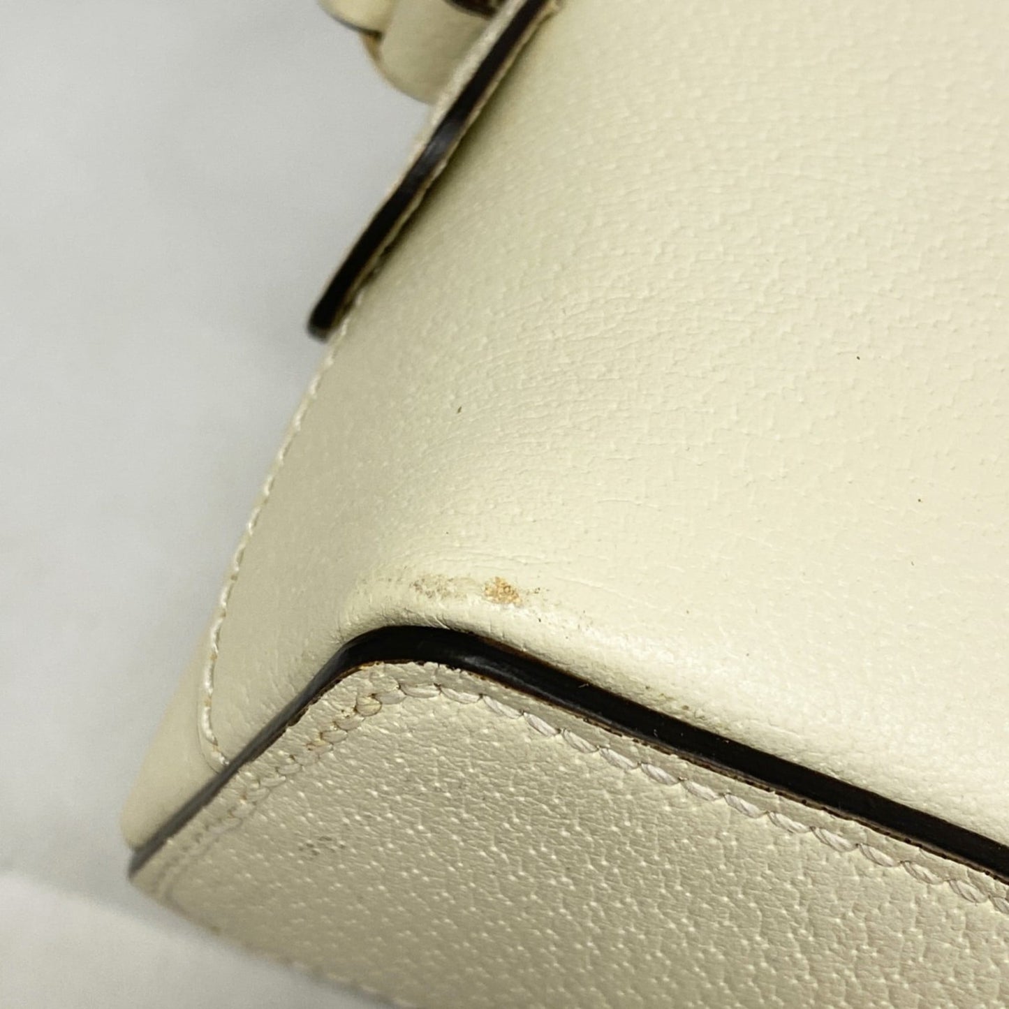 Gucci Ivory Leather Shoulder Bag ( )