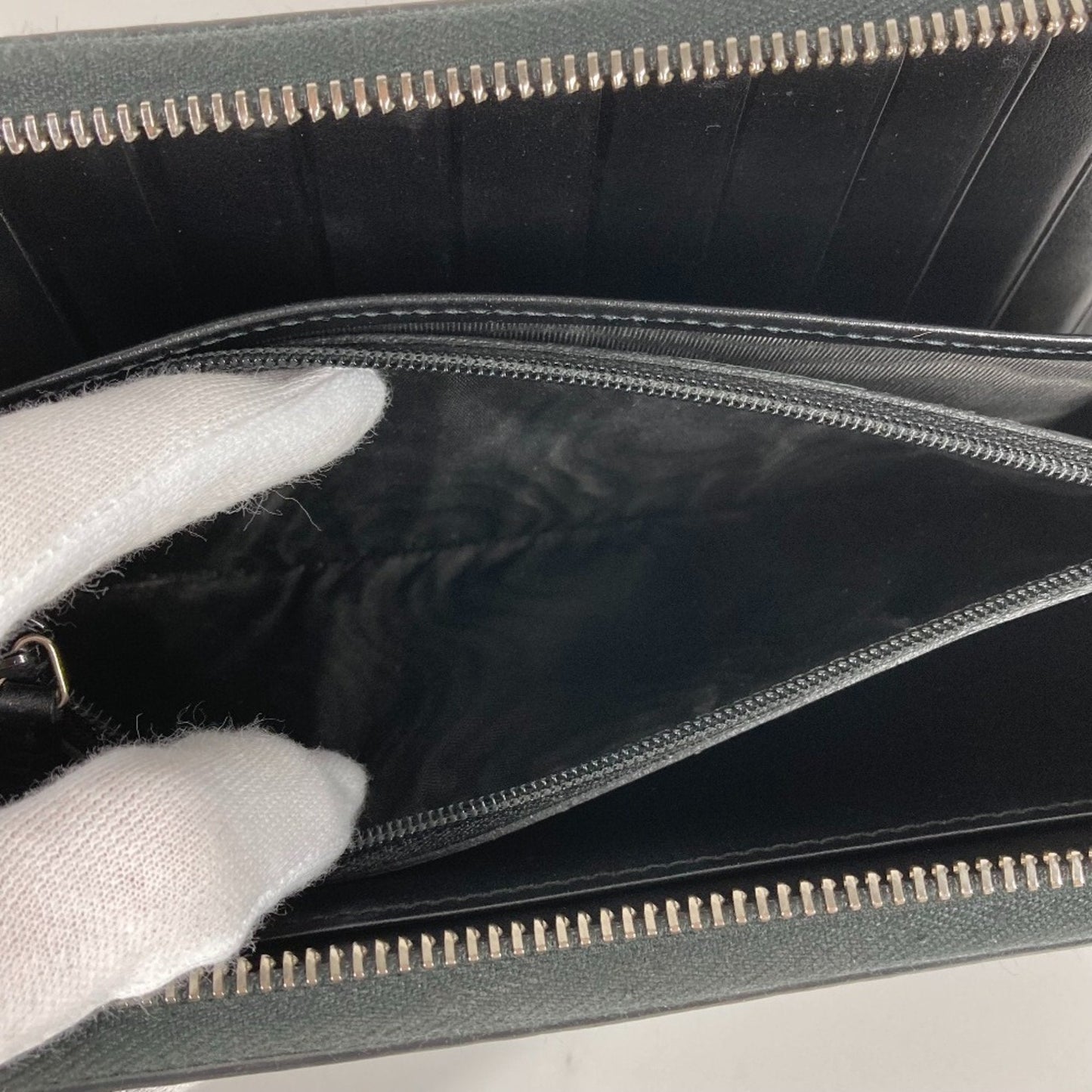 Gucci Black Leather Long Wallet (Bi-Fold) ( )
