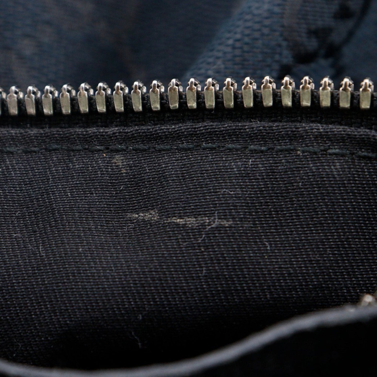 Gucci Gg Canvas Black Gg Canvas Sling Bag ( )