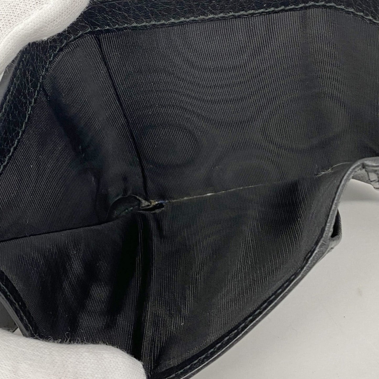 Gucci Black Leather Wallet (Tri-Fold) ( )