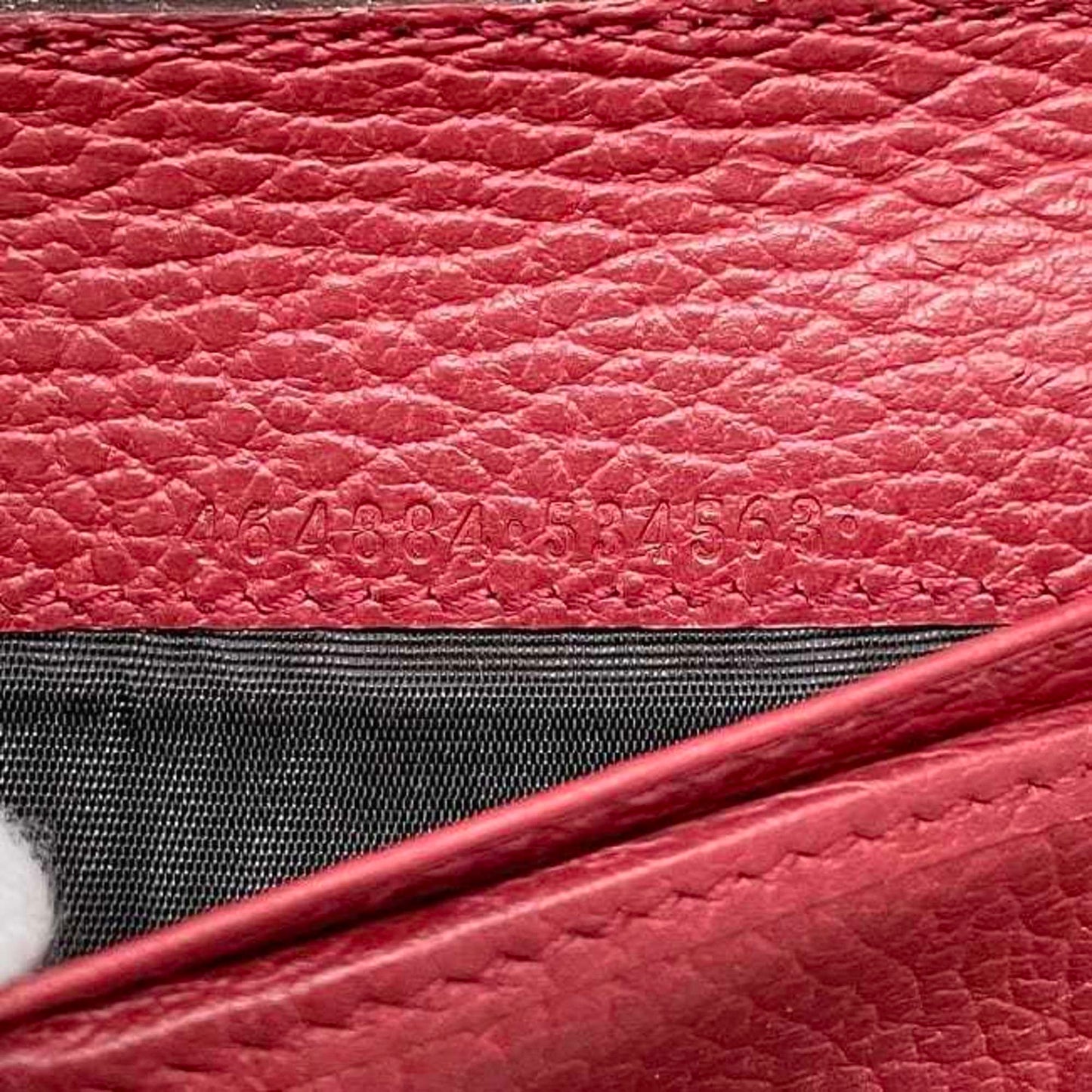 Gucci Red Color Leather Wallet (Bi-Fold) ( )