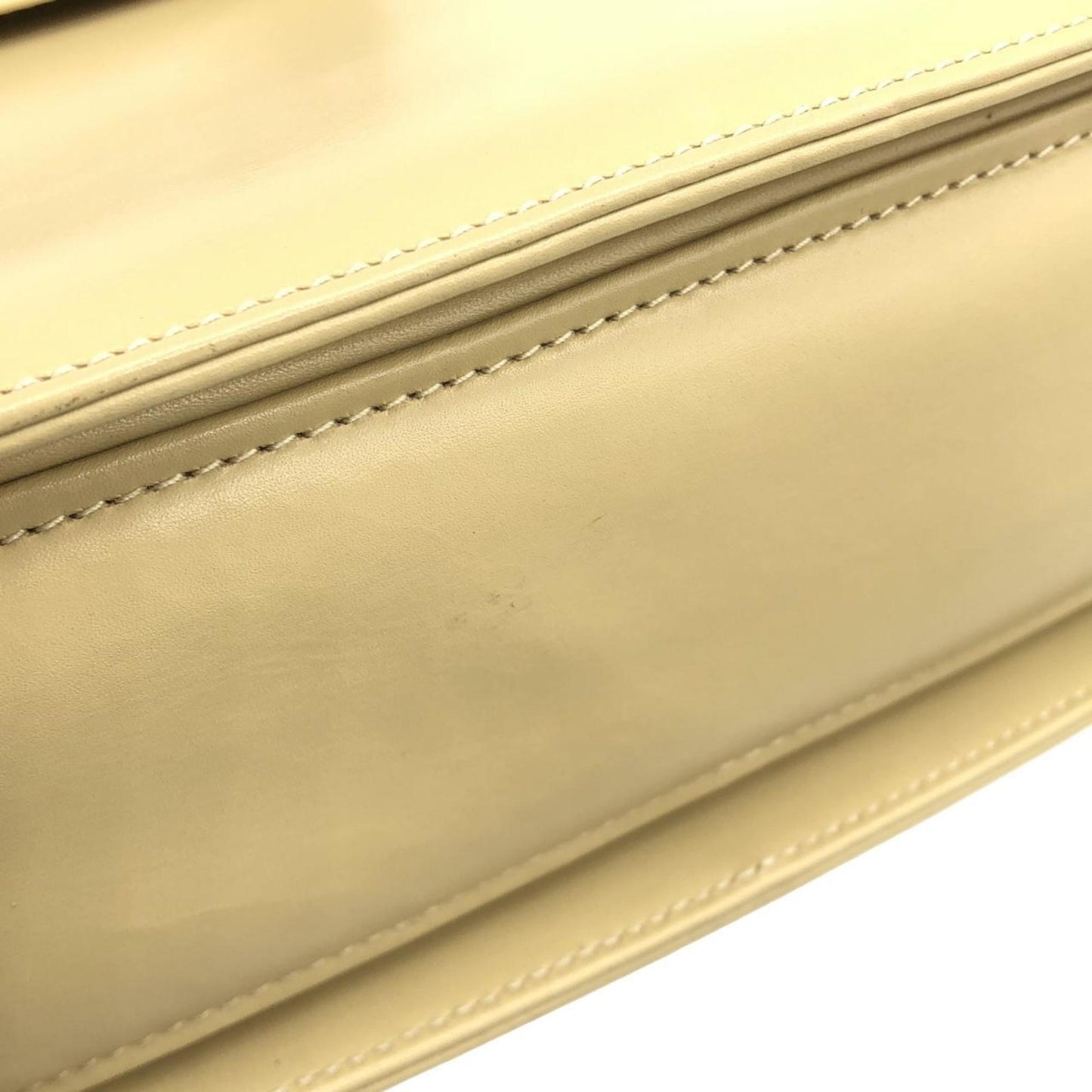 Gucci Ivory Leather Handbag ( )