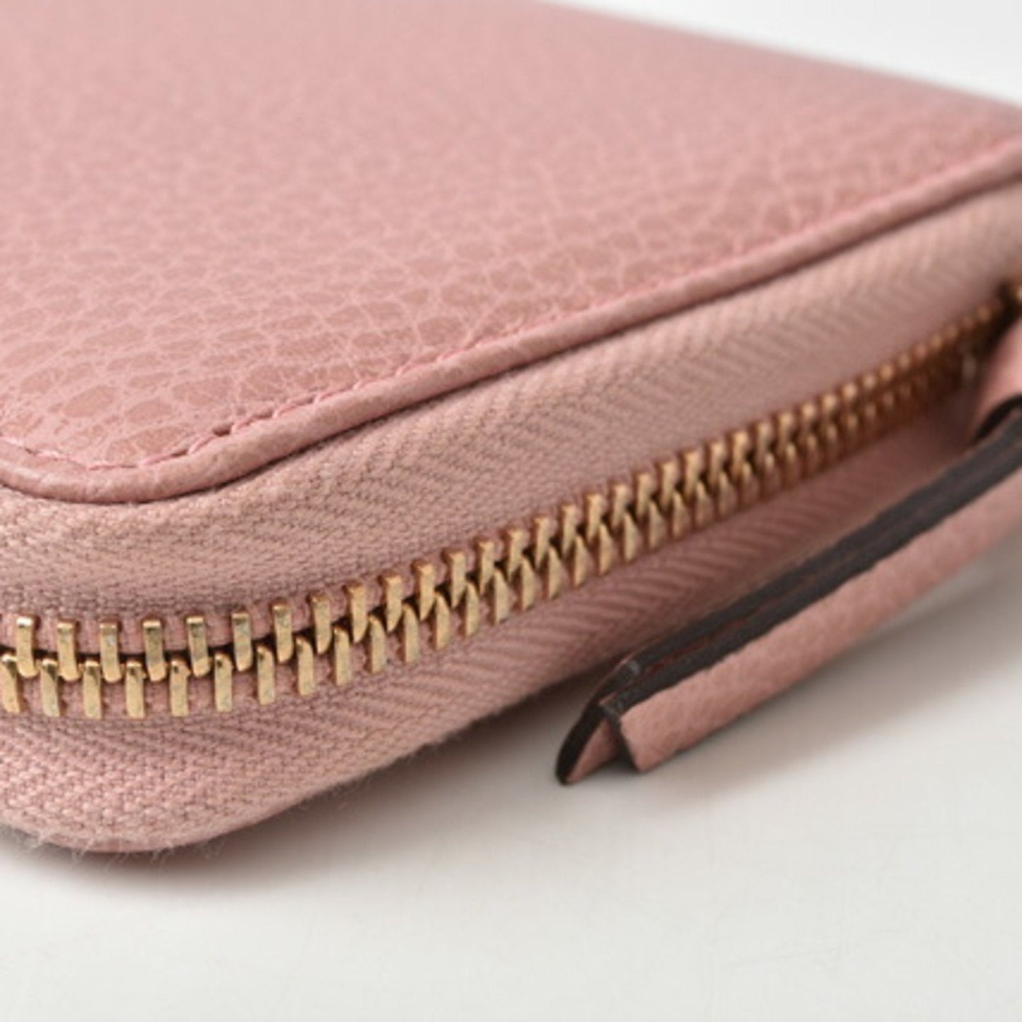 Gucci Light Pink Leather Wallet (Bi-Fold) ( )