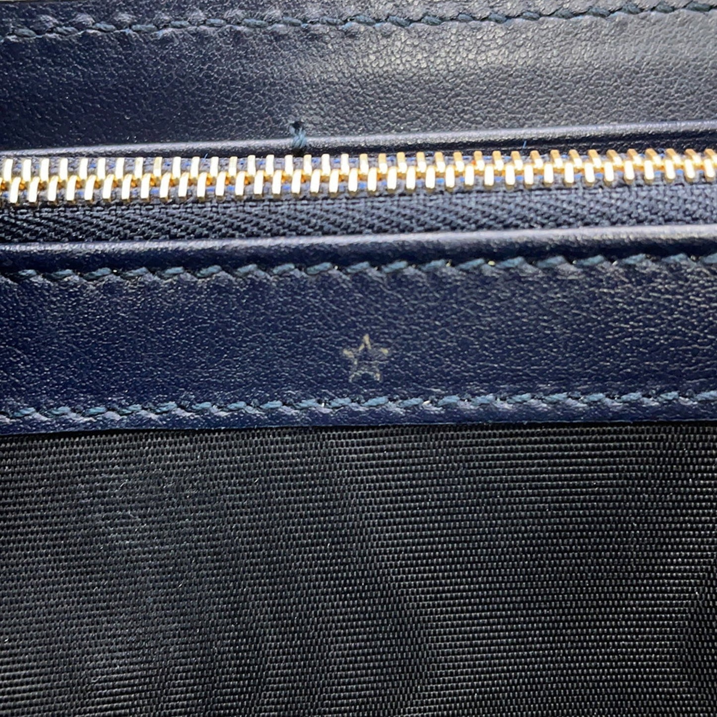 Gucci Beige Navy Canvas Leather Long Wallet (Bi-Fold) ( )