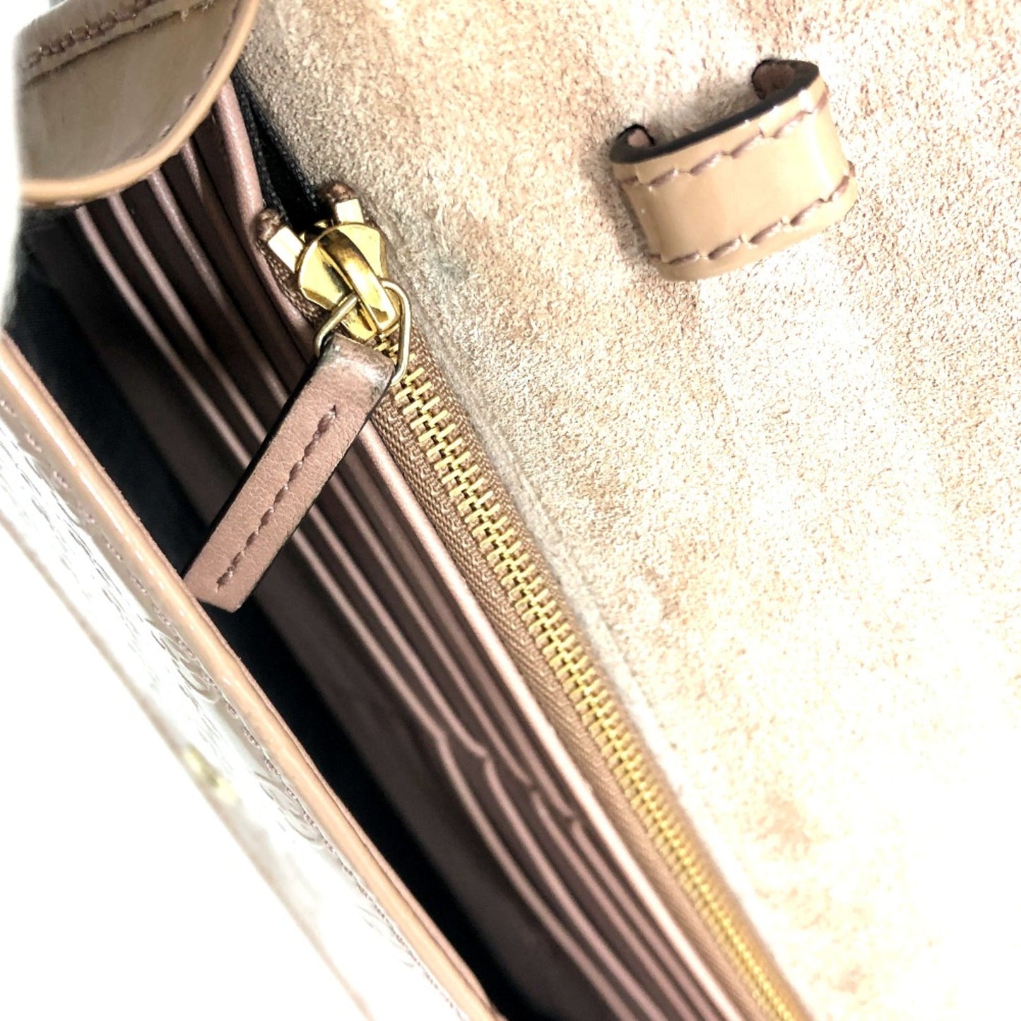 Gucci Beige Patent Leather Shoulder Bag ( )
