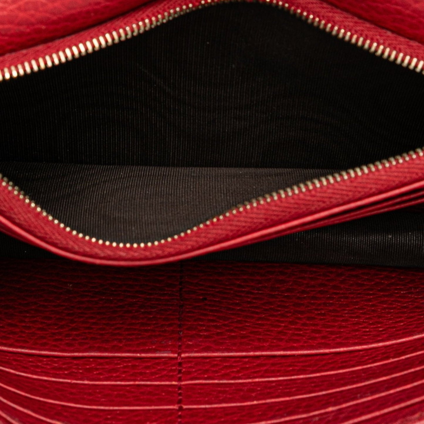 Gucci Red Color Leather Chain/Shoulder Wallet ( )