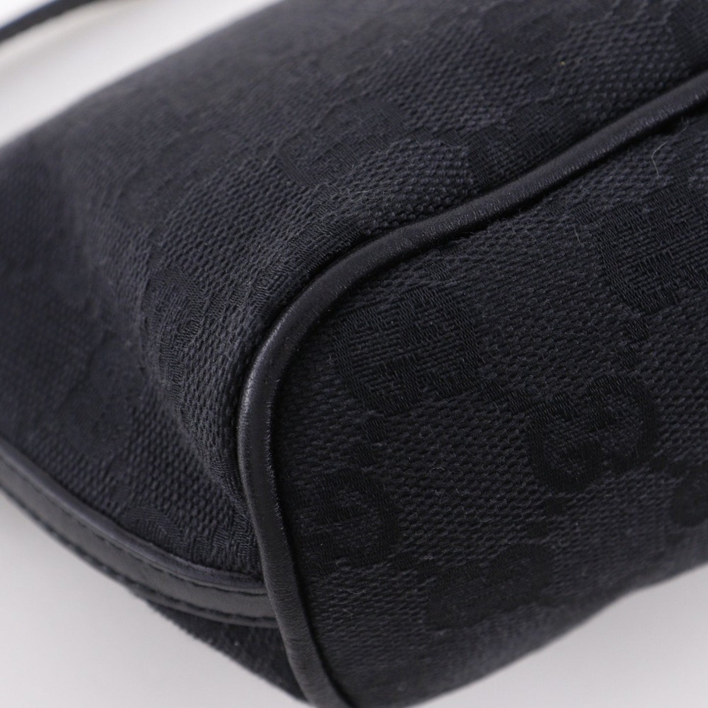 Gucci Black Gg Canvas Handbag ( )
