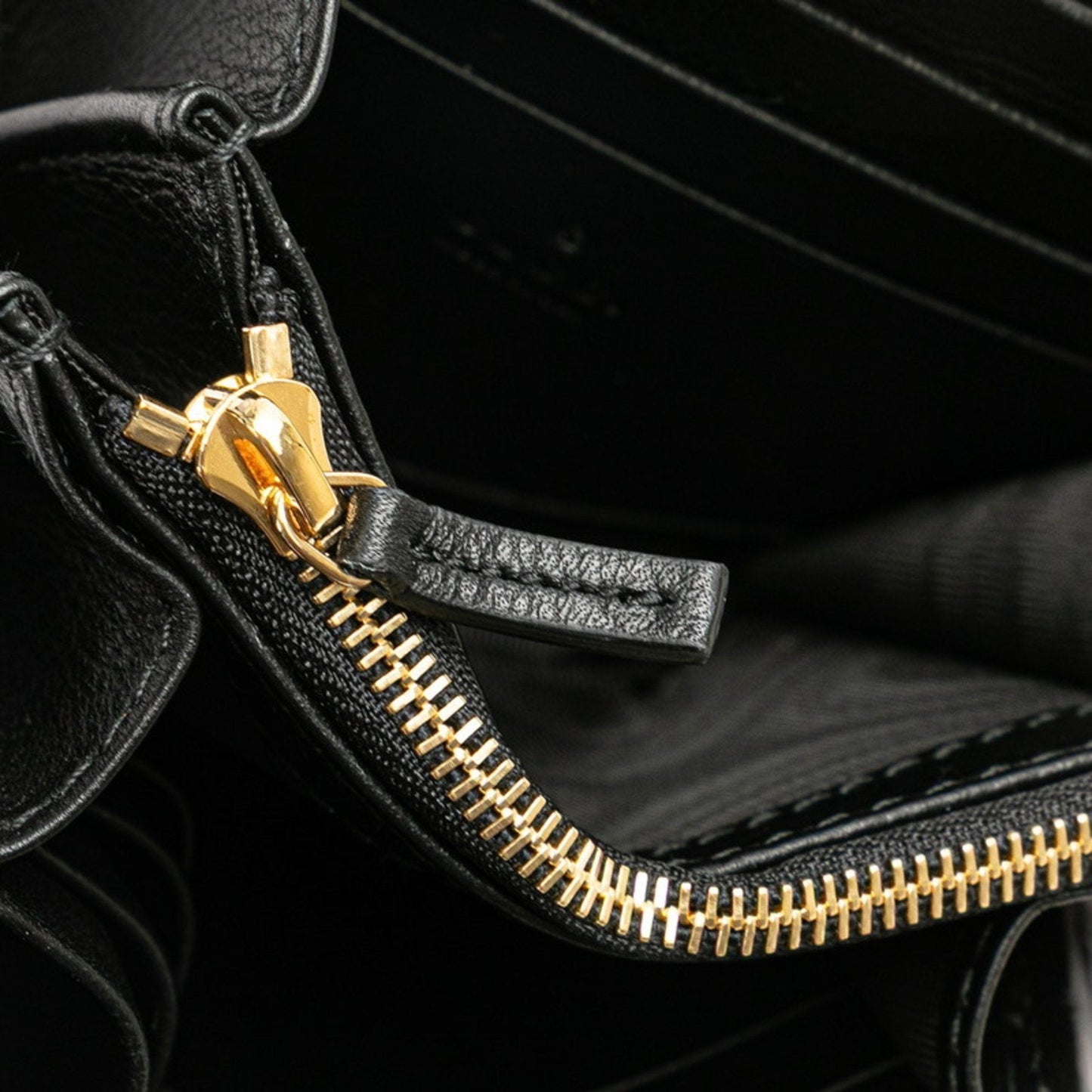 Gucci Black Chain/Shoulder Wallet ( )