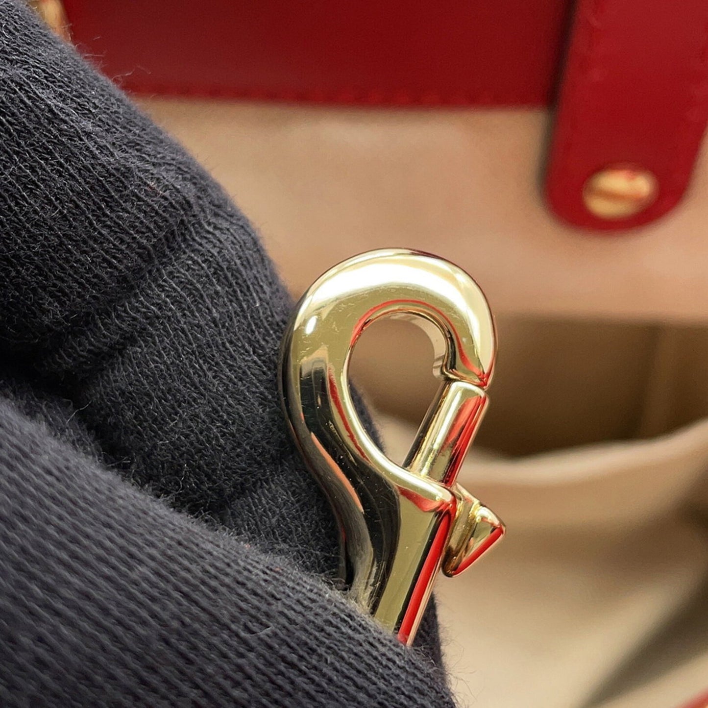 Gucci Red Color Leather Pouch Tote Bag ( )