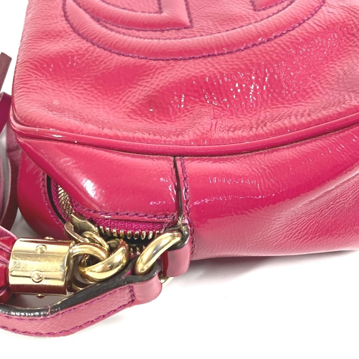 Gucci Soho Purple Patent Leather Pochette Shoulder Bag ( )