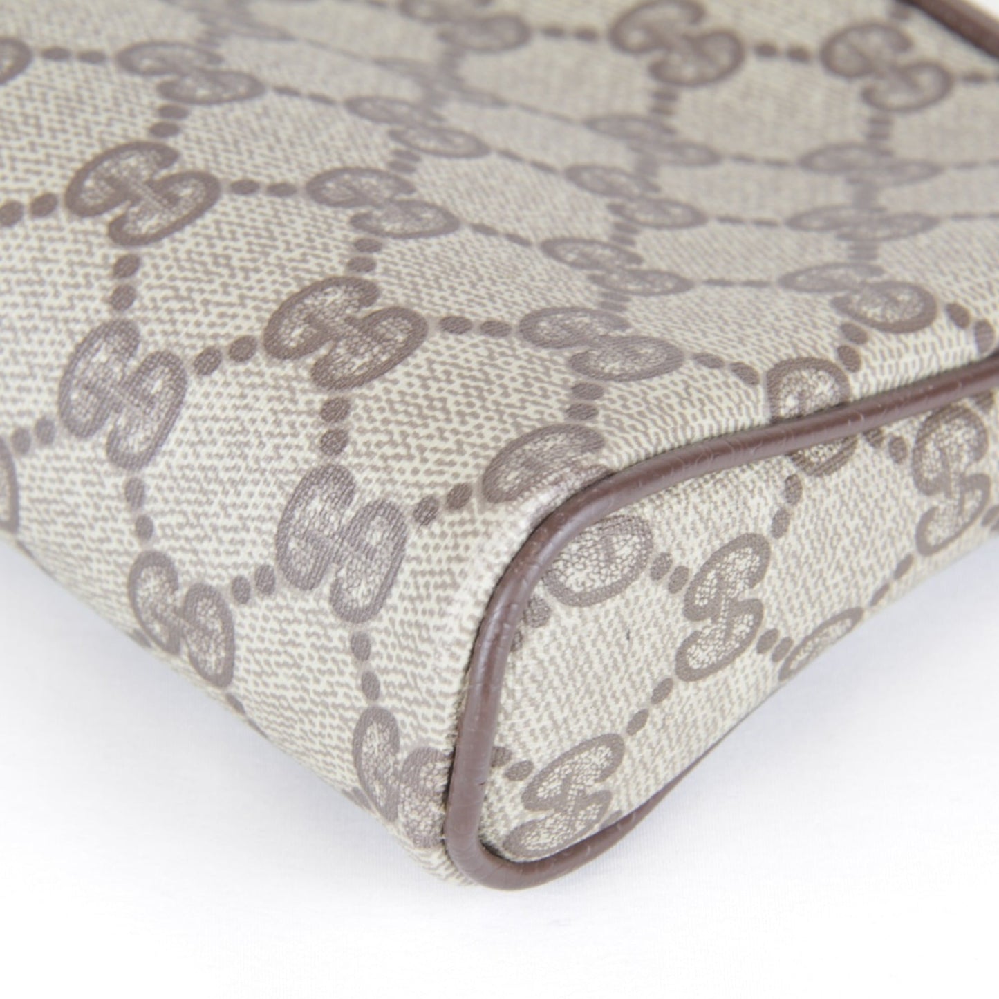 Gucci Brown Gg Supreme Pouch ( )