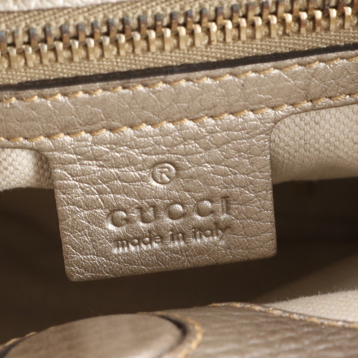 Gucci Gold Leather Shoulder Bag ( )