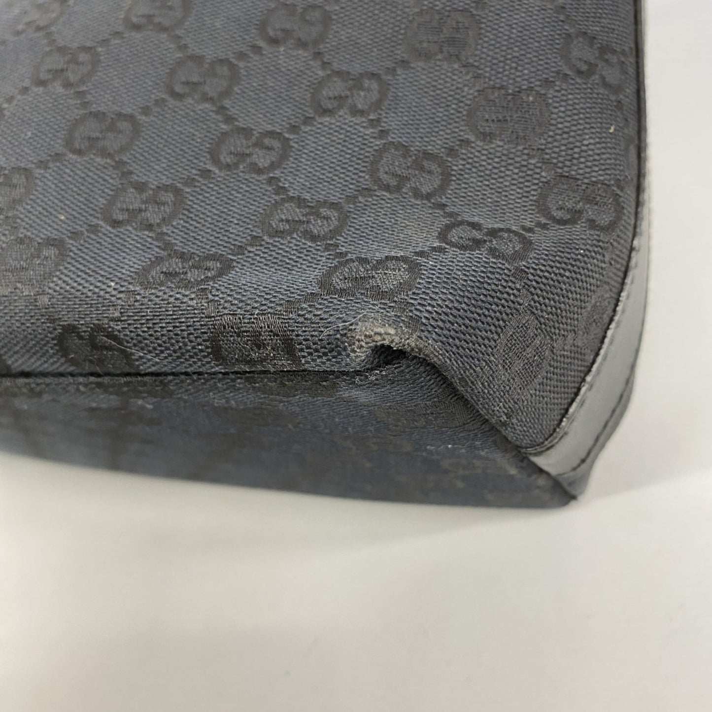 Gucci Black Canvas Shoulder Bag ( )