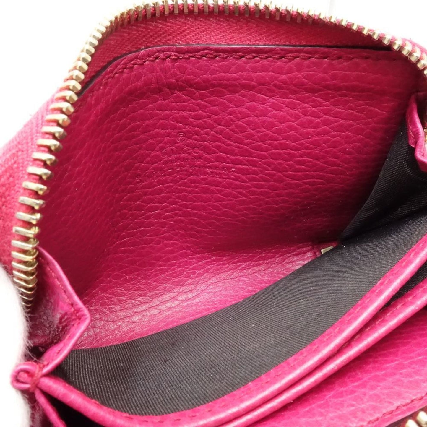 Gucci Pink Leather Coin Purse/Coin Case ( )